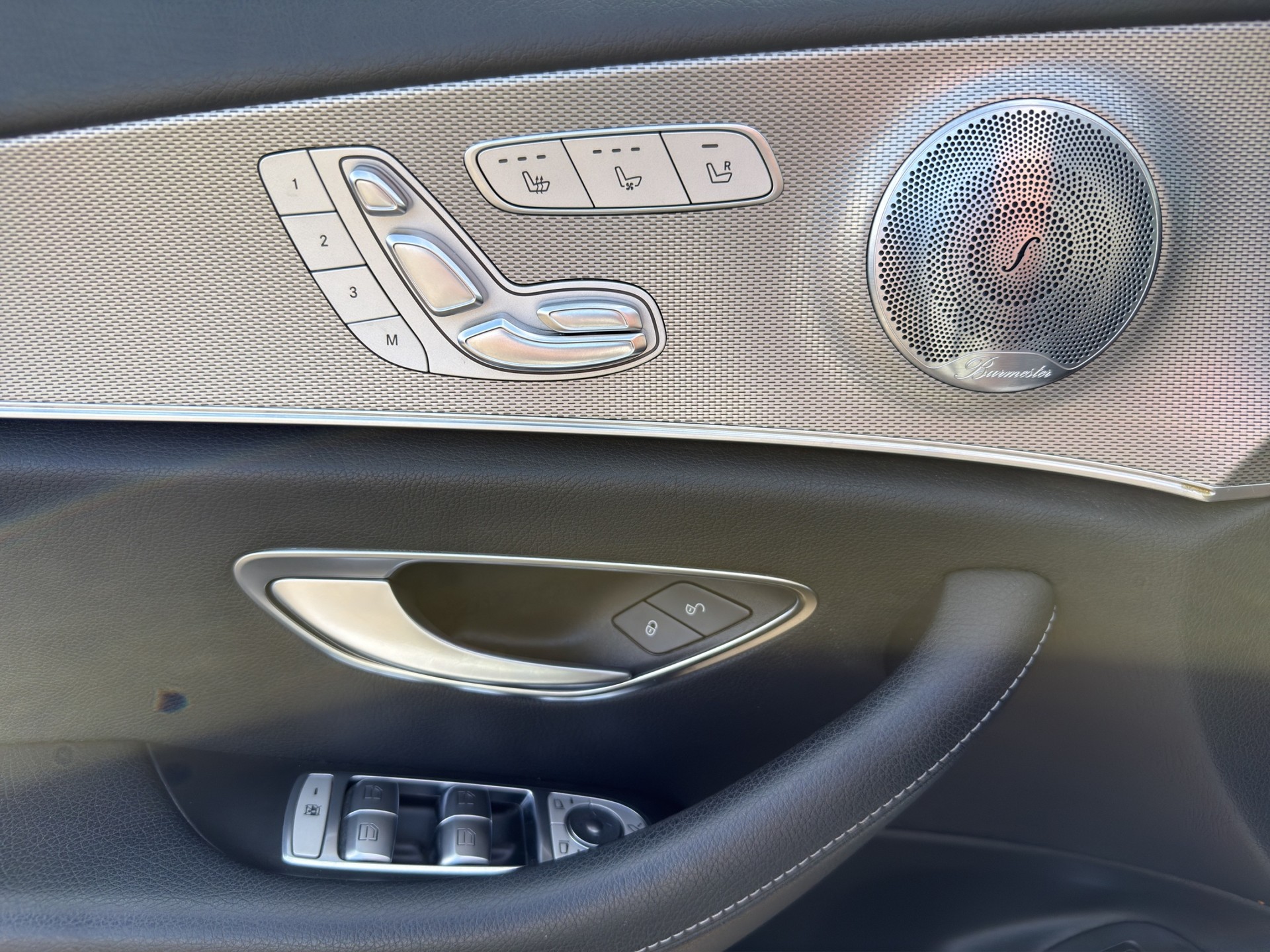 MERCEDES-BENZ E 400 AMG Line 4 Matic 9G-Tronic-image-8