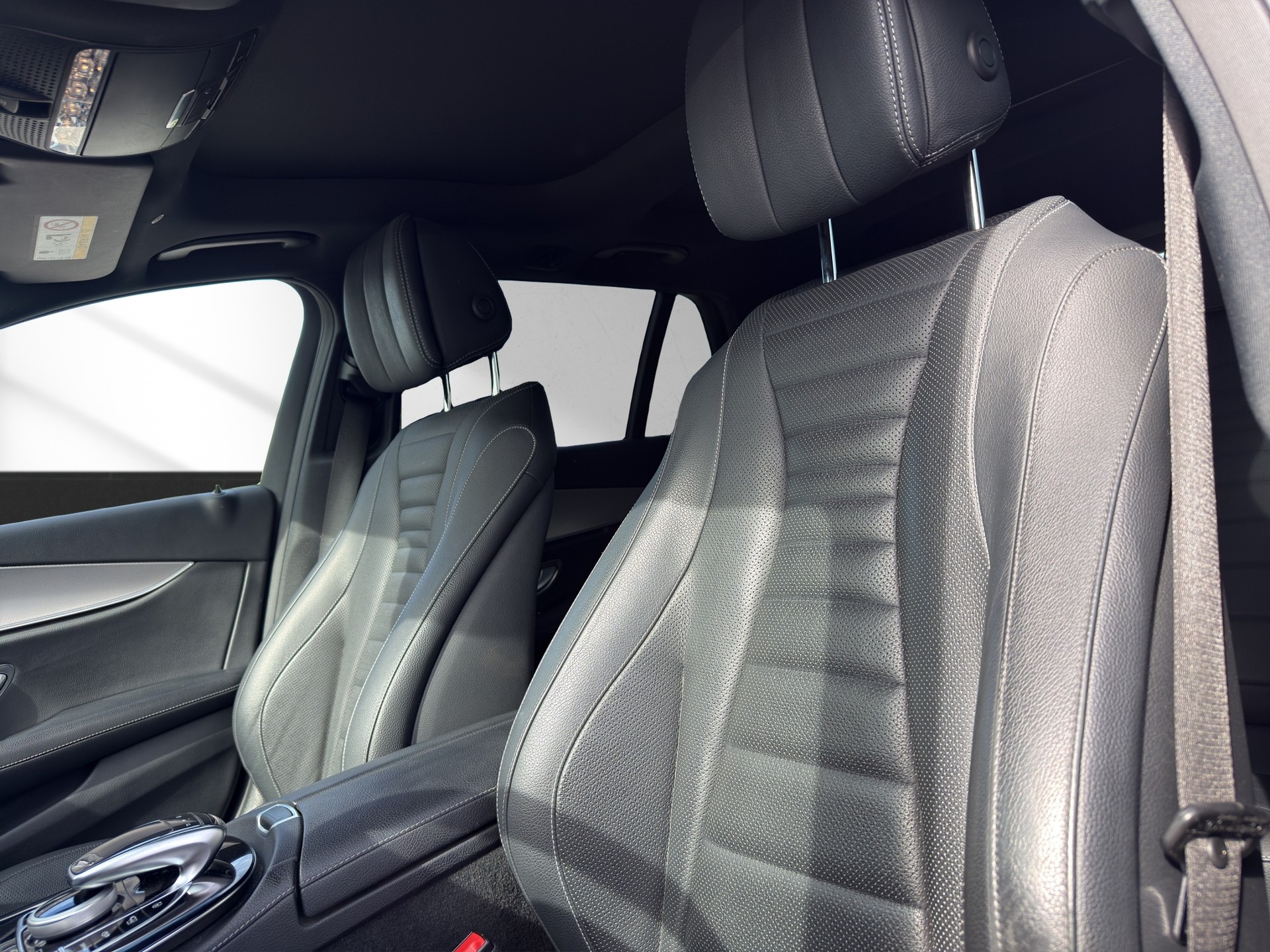 MERCEDES-BENZ E 400 AMG Line 4 Matic 9G-Tronic-image-7