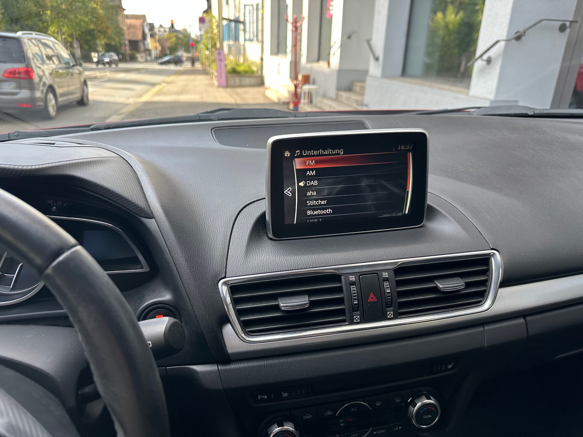 MAZDA 3 2.0 16V Revolution-image-7