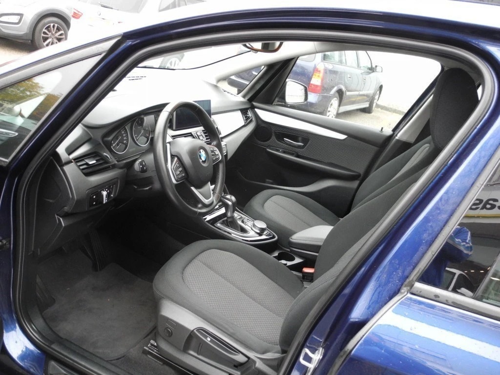 BMW 220d xDrive Gran Tourer Steptronic **GR-Navi ** Head UP Display ** Gratis Servicepaket ** Ab MFK **-image-9