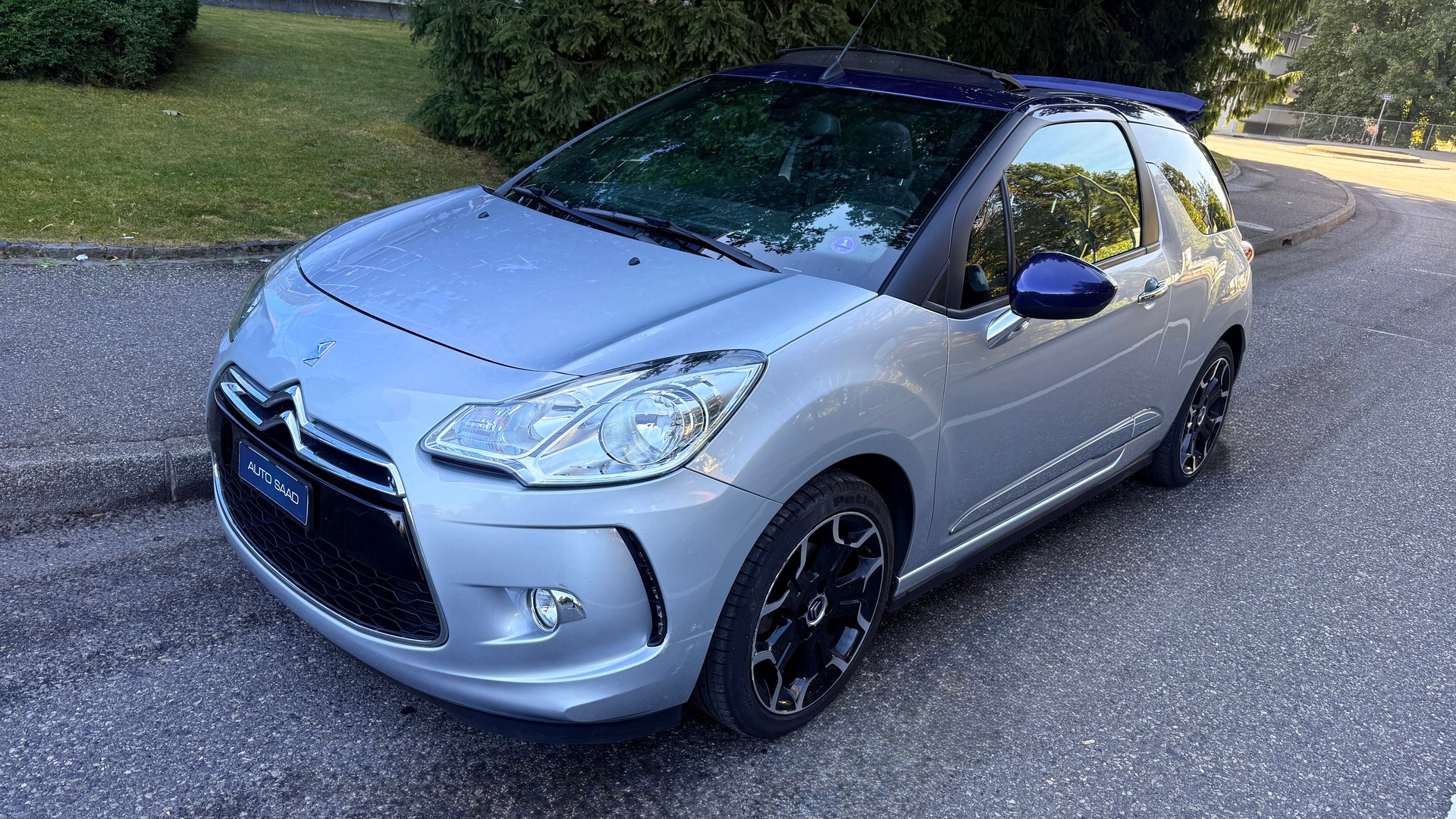 DS AUTOMOBILES DS3 Cabrio 1.2 VTi Chic-image-1