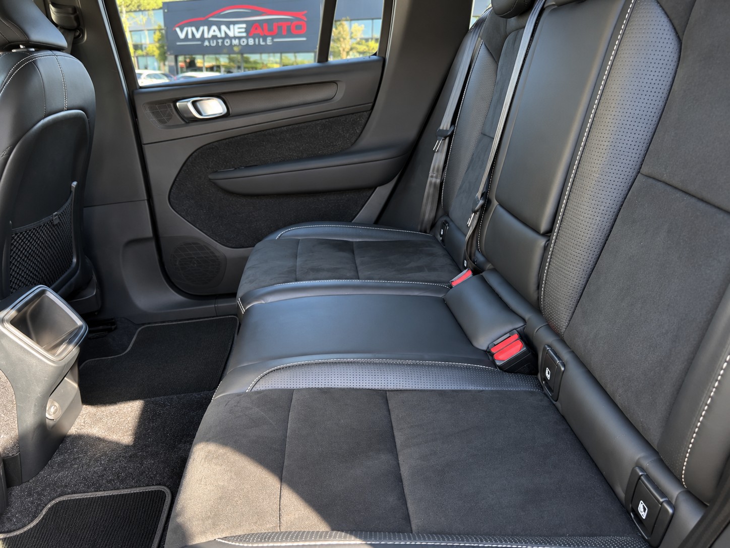 VOLVO XC40 T4 AWD Momentum Geartronic-image-7