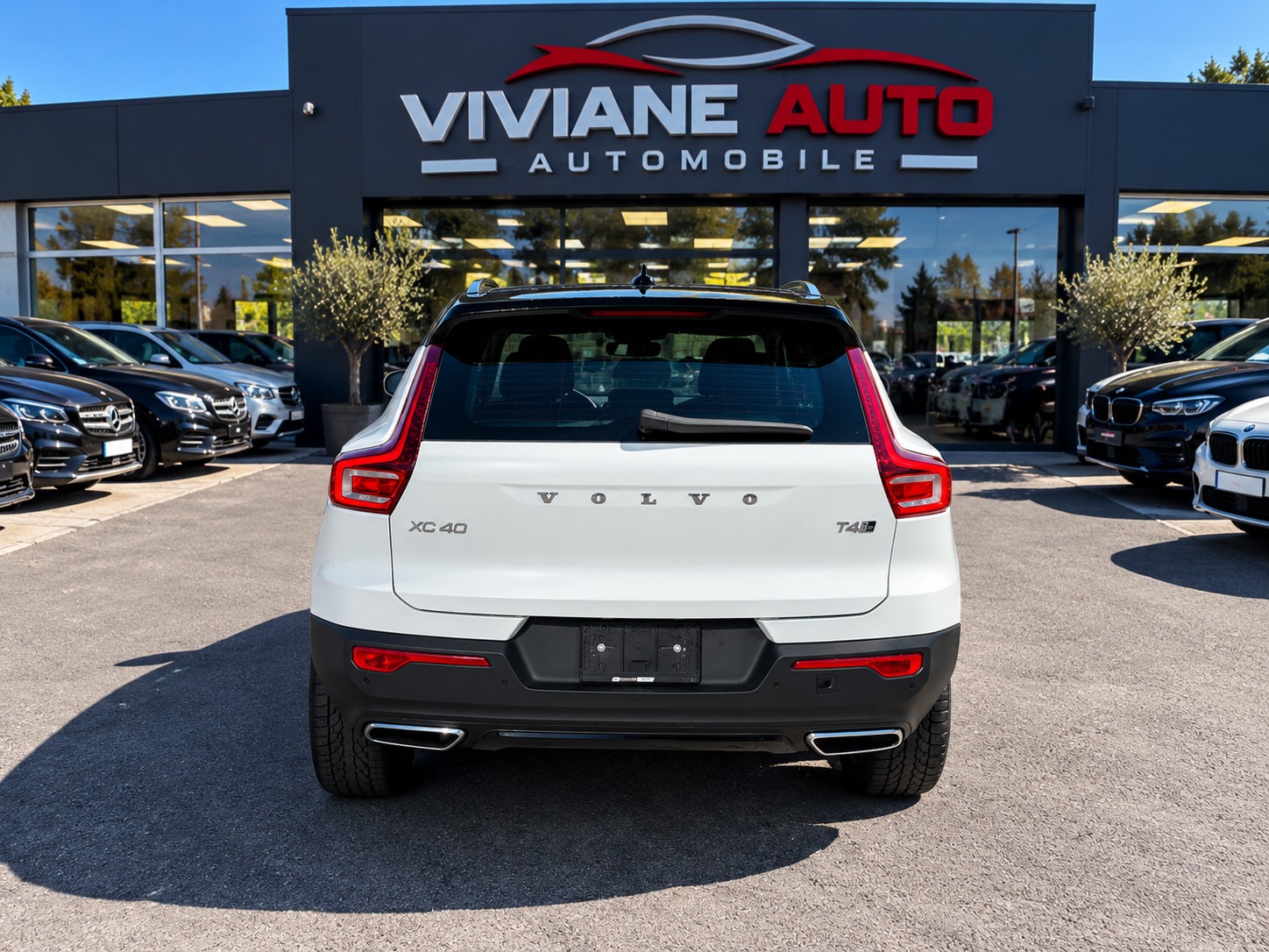 VOLVO XC40 T4 AWD Momentum Geartronic-image-4