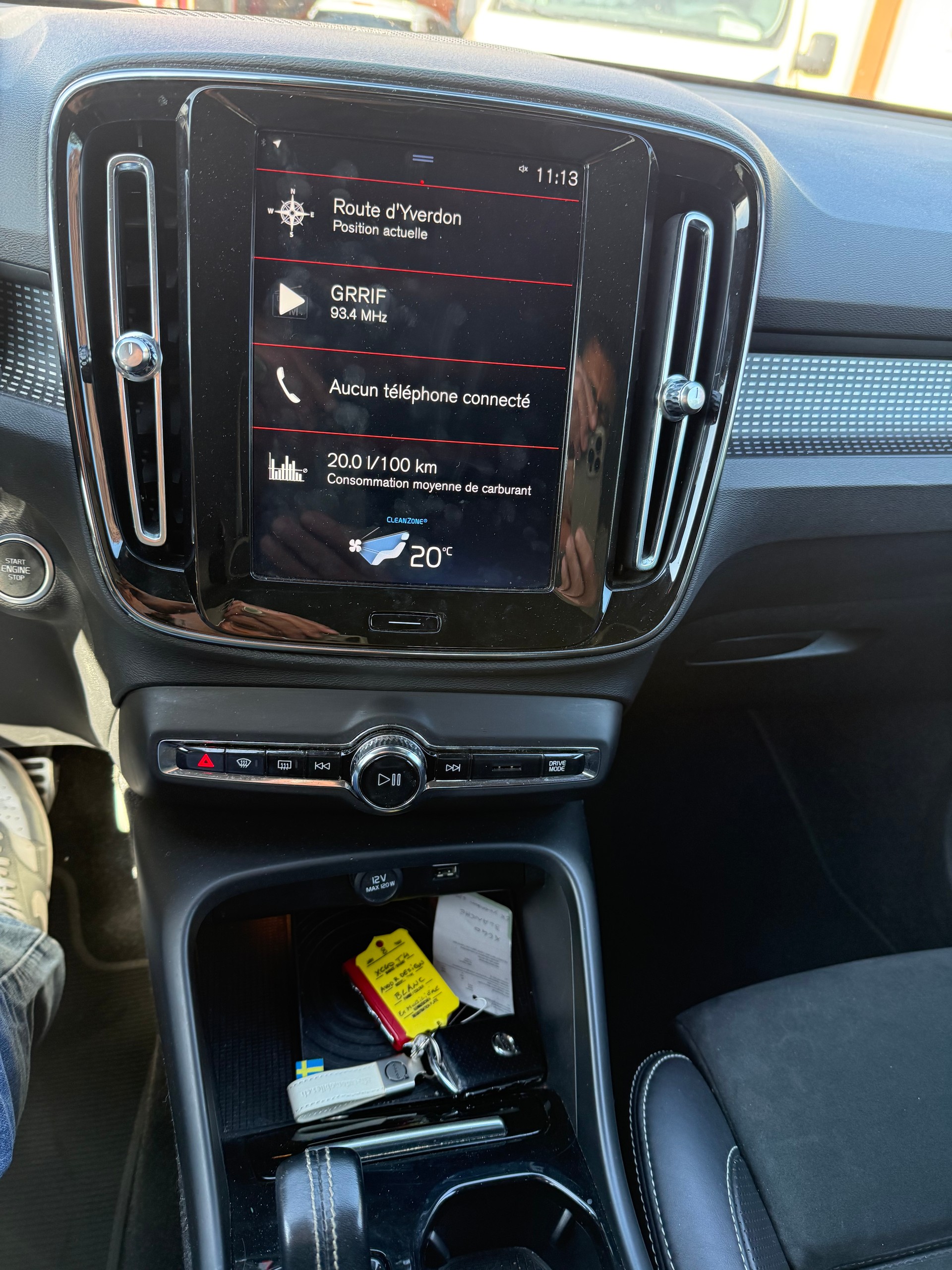 VOLVO XC40 T4 AWD Momentum Geartronic-image-9