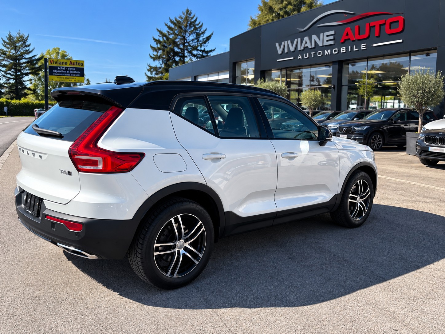 VOLVO XC40 T4 AWD Momentum Geartronic-image-5