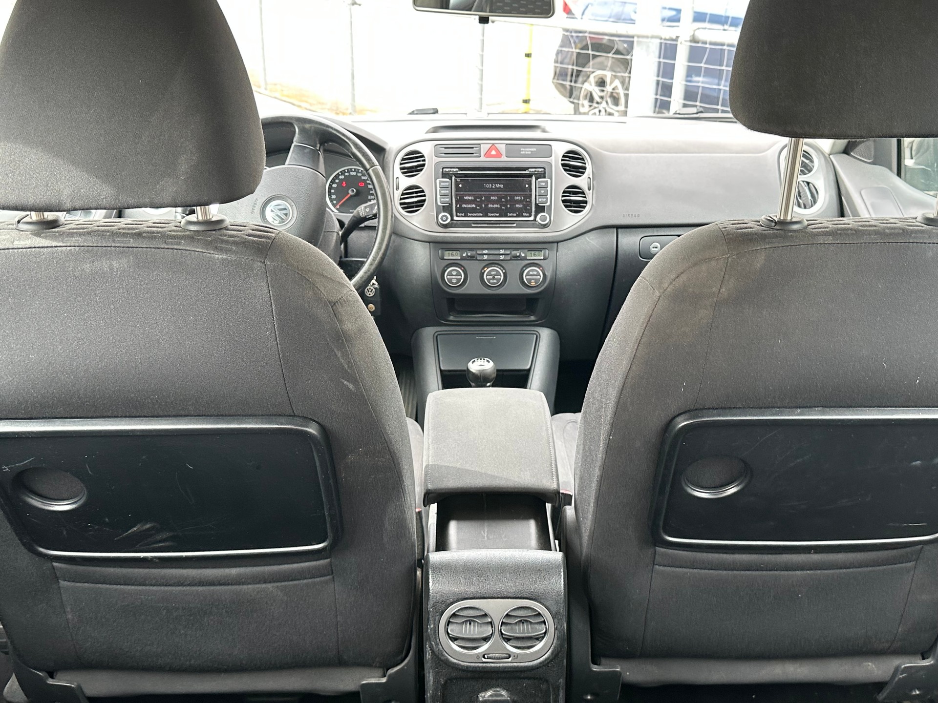 VW Tiguan 2.0 TDI Sport&Style-image-5