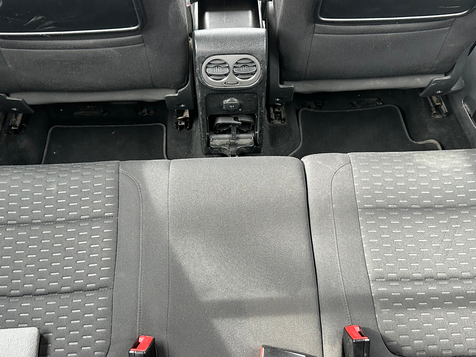 VW Tiguan 2.0 TDI Sport&Style-image-4