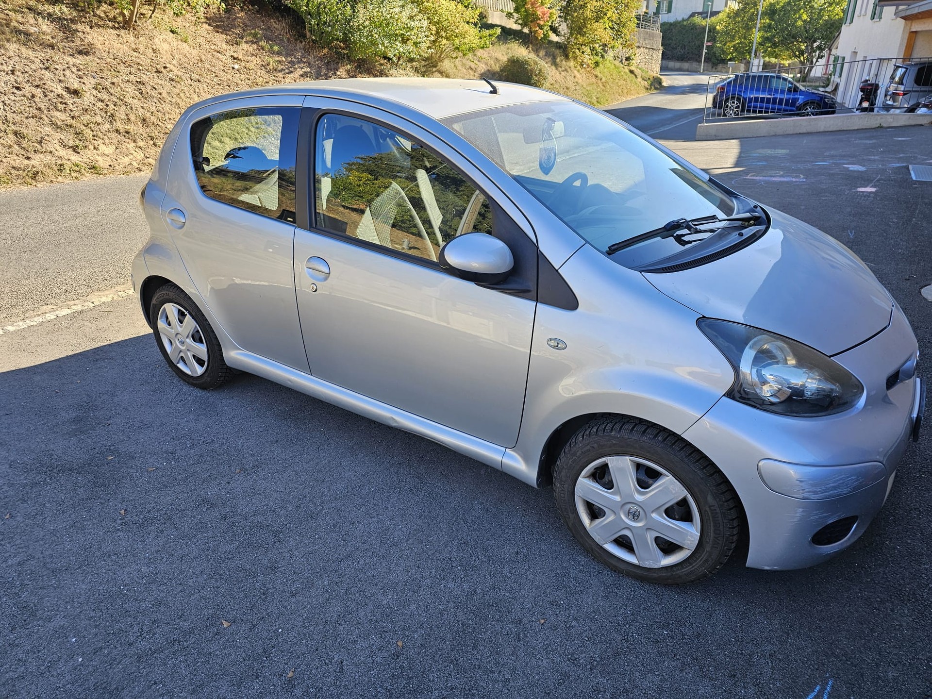 TOYOTA 1.0 VVT-i Linea Luna-image-0