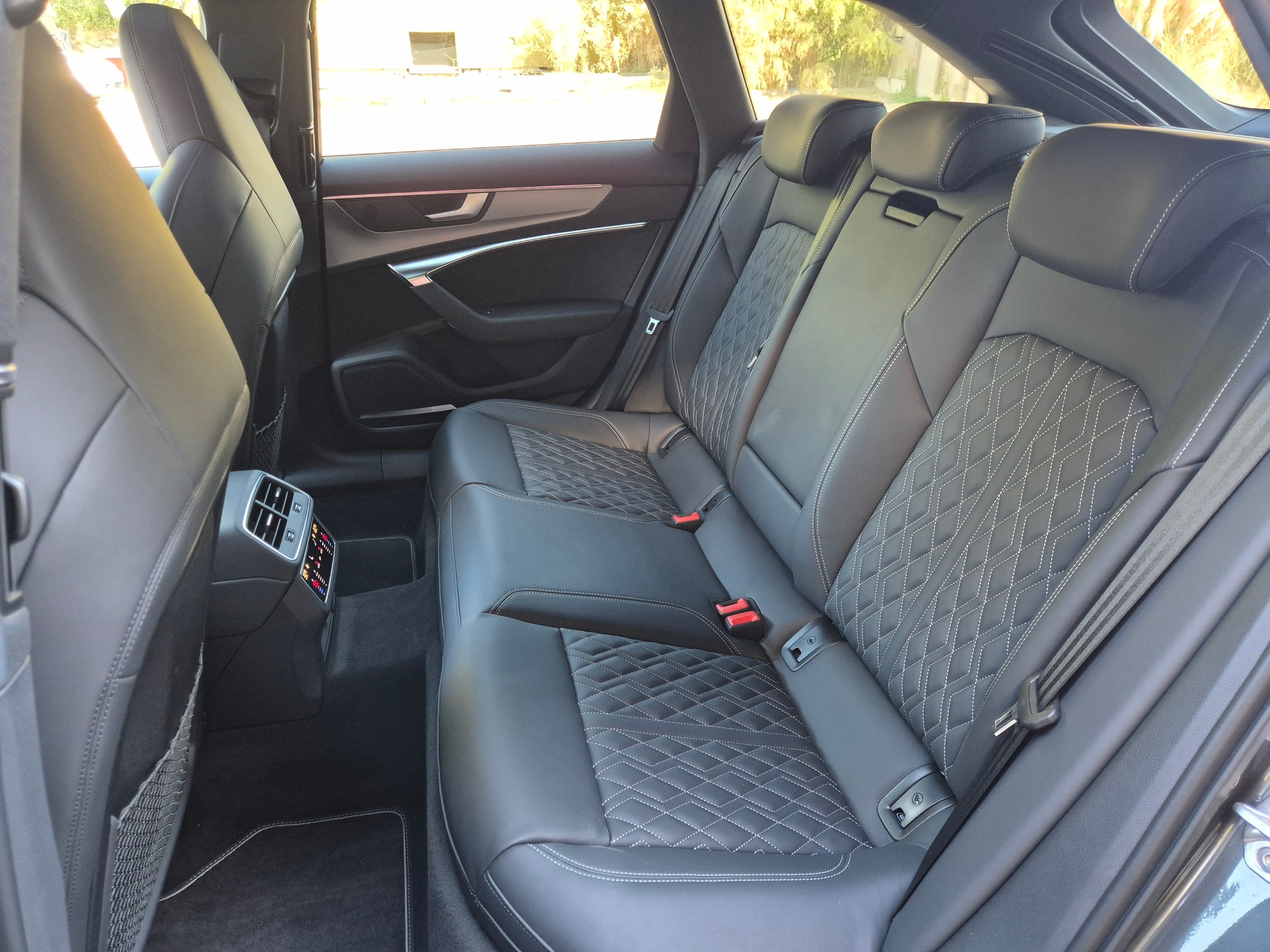 AUDI S6 Avant 3.0 TDI quattro tiptronic-image-17