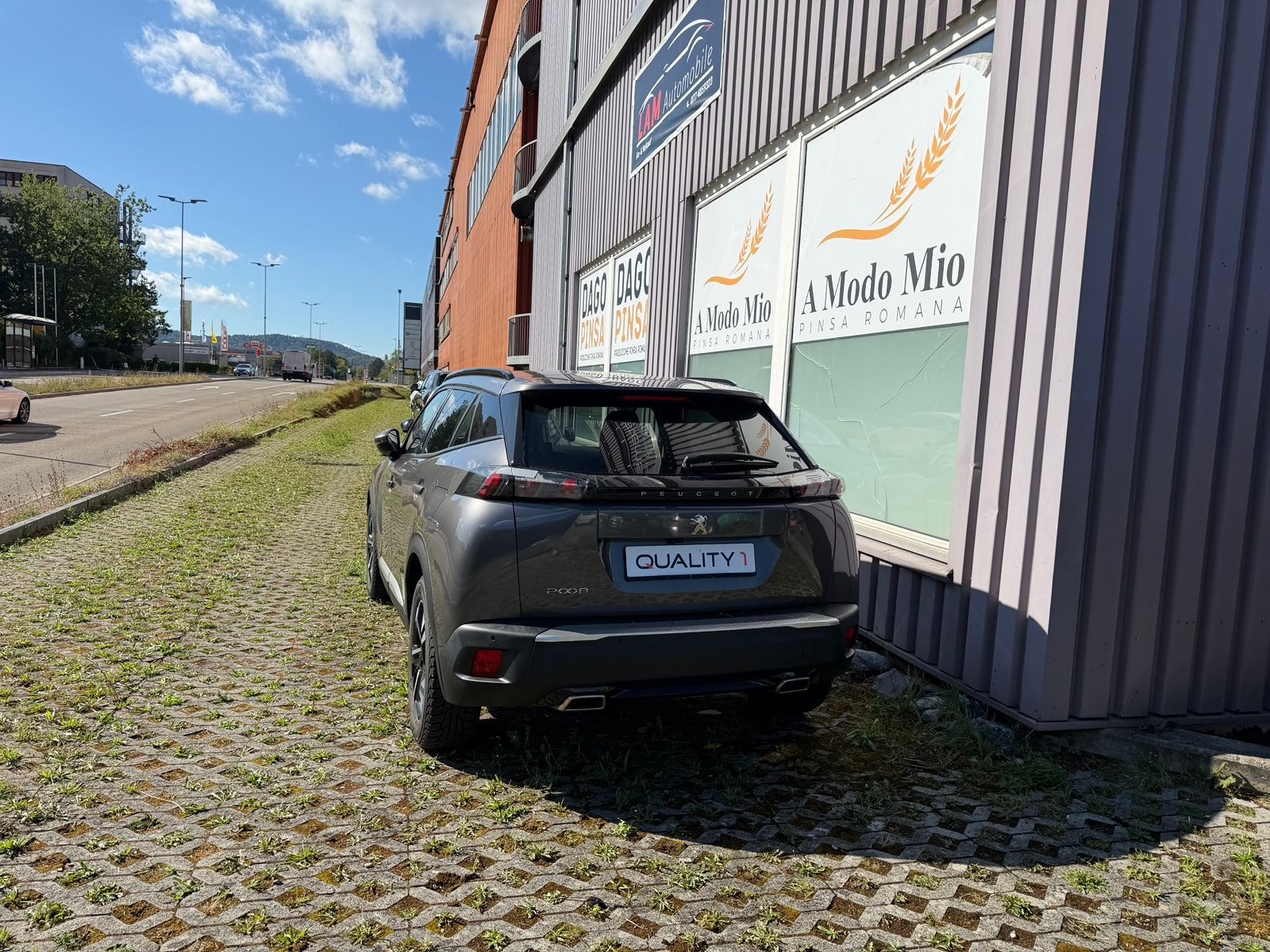 PEUGEOT 2008 1.2 PureTech Allure EAT8-image-2