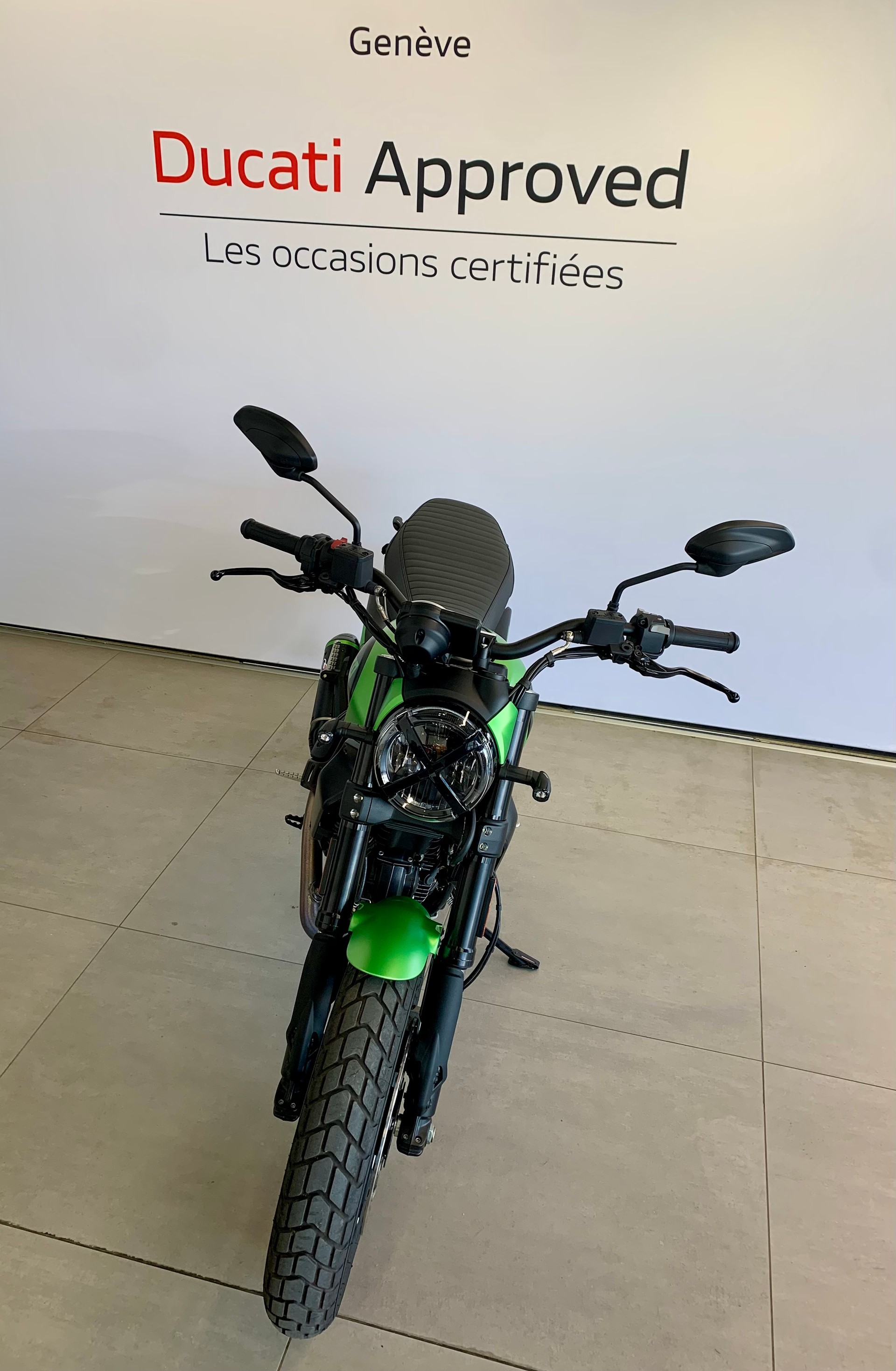 DUCATI Scrambler 803 Full Throttle-showroom-element-3
