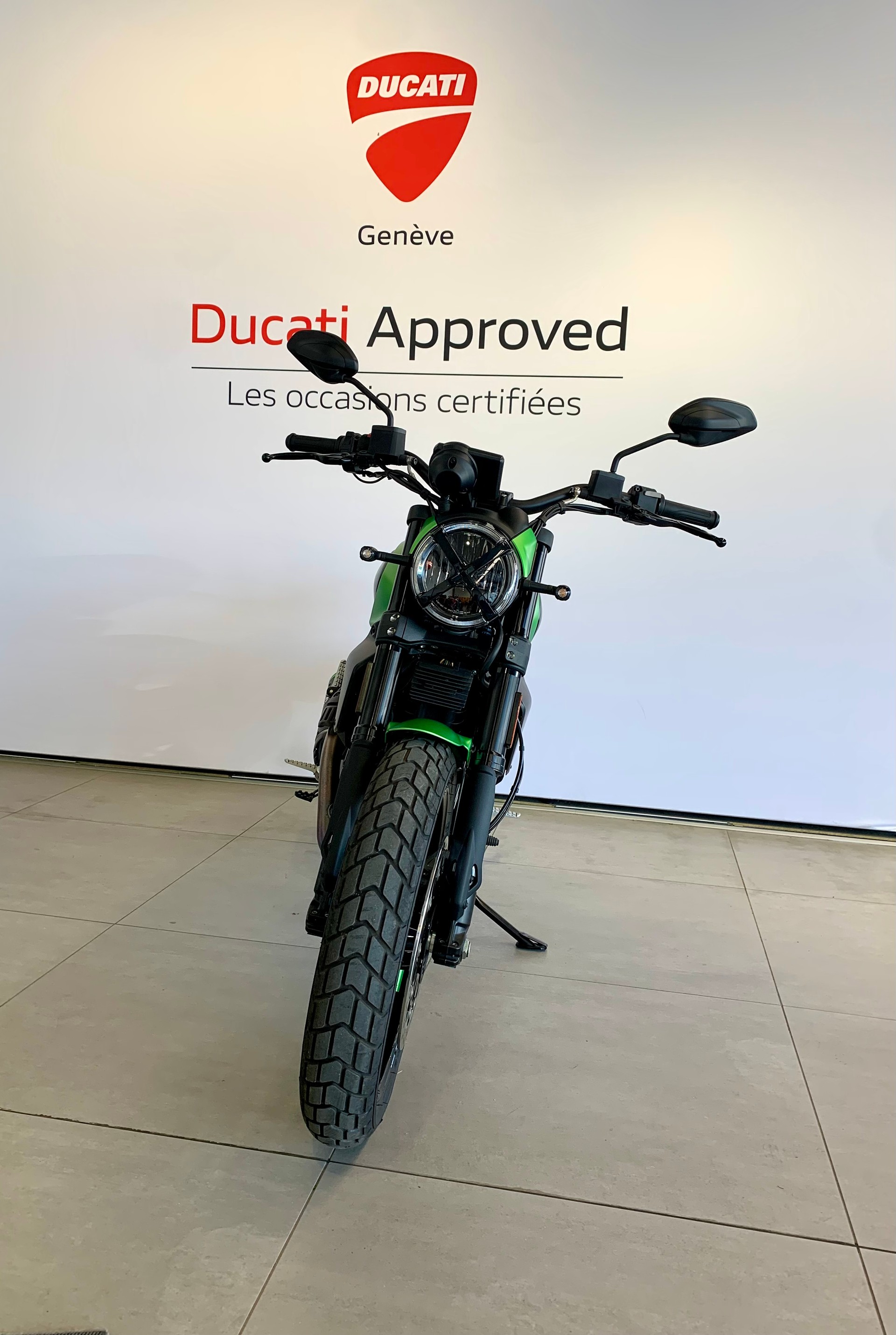 DUCATI Scrambler 803 Full Throttle-showroom-element-2