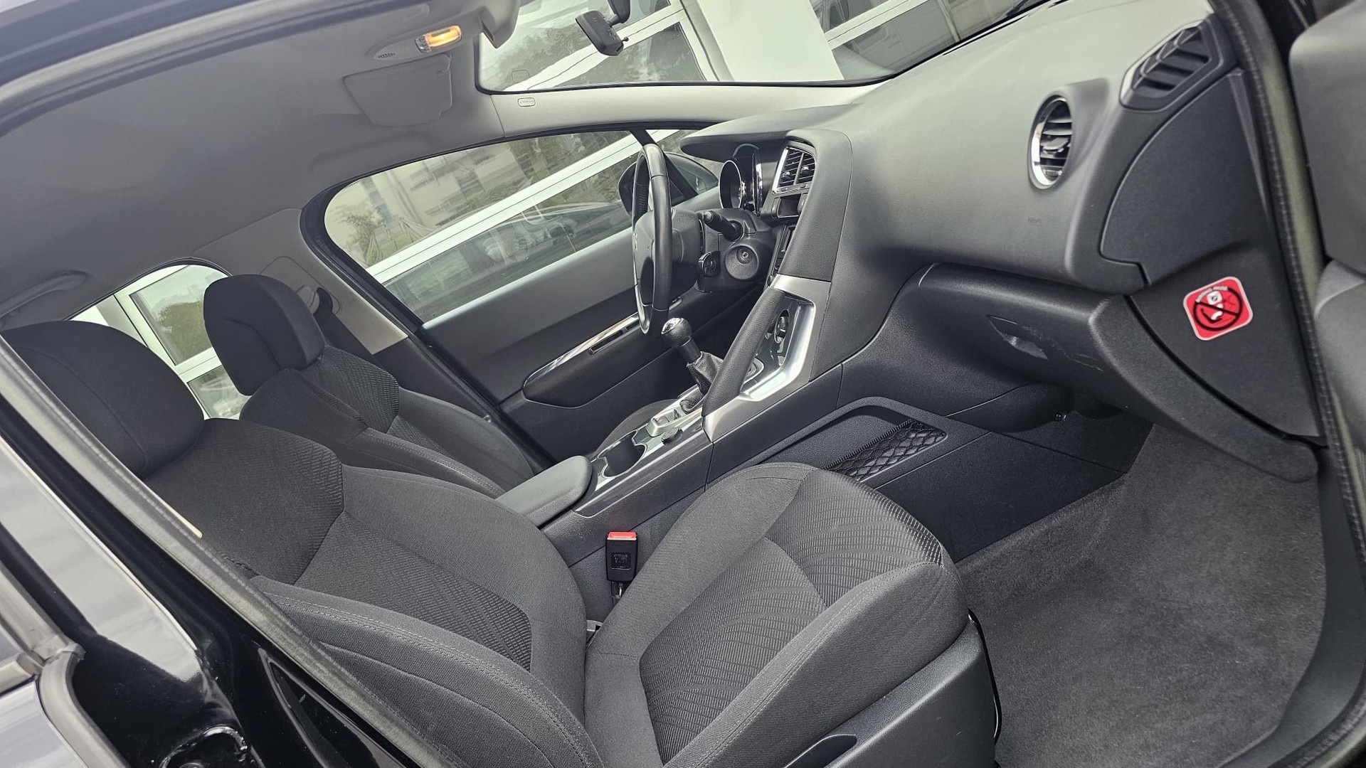 PEUGEOT 3008 1.6 16V VTI Trendy Clim-image-9