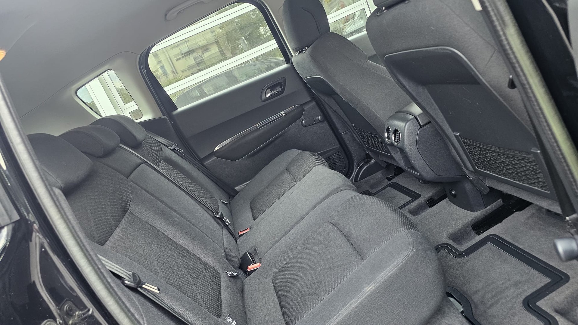 PEUGEOT 3008 1.6 16V VTI Trendy Clim-image-8