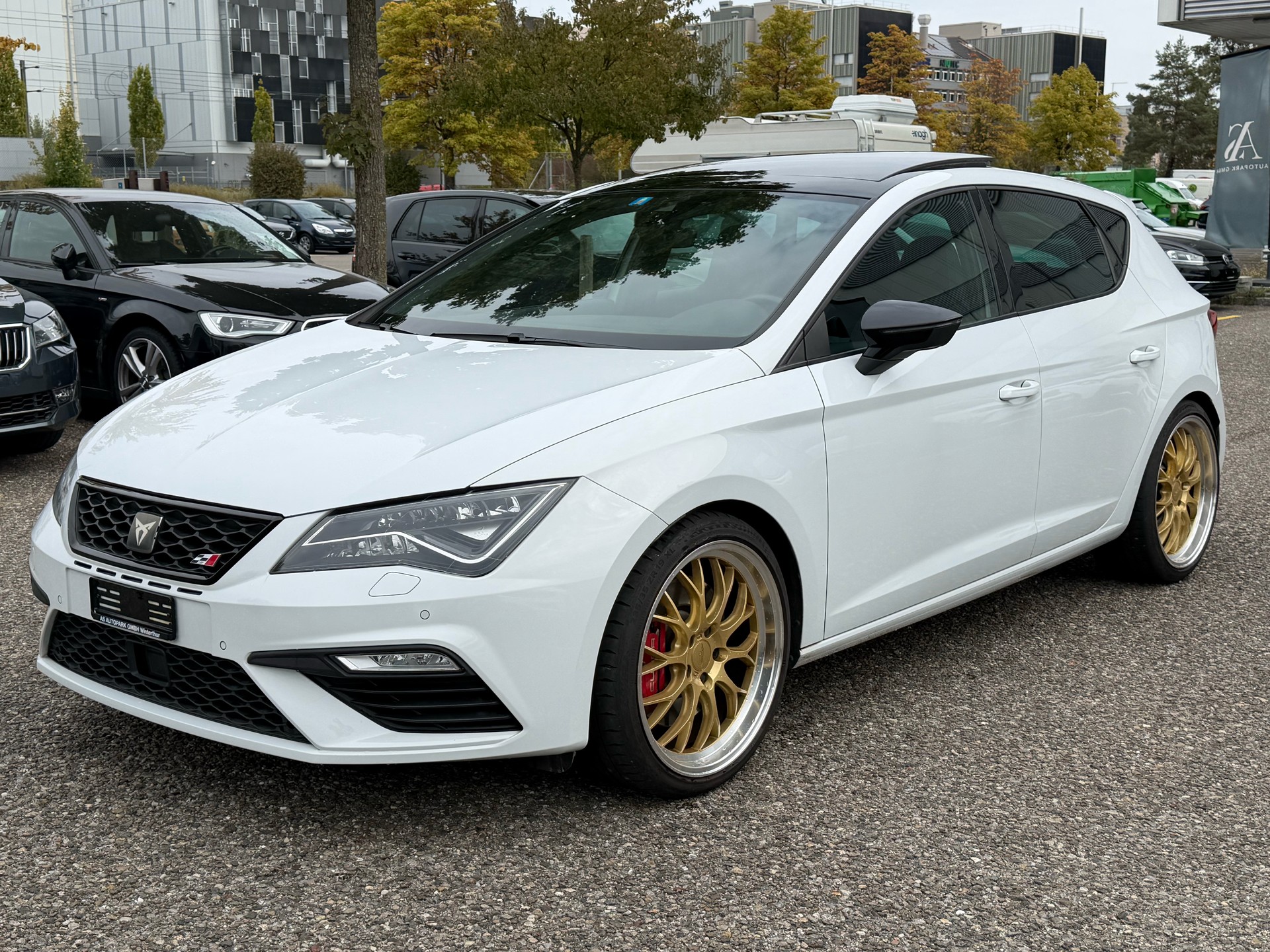 SEAT Leon 2.0 TSI Cupra 300 DSG-image-0