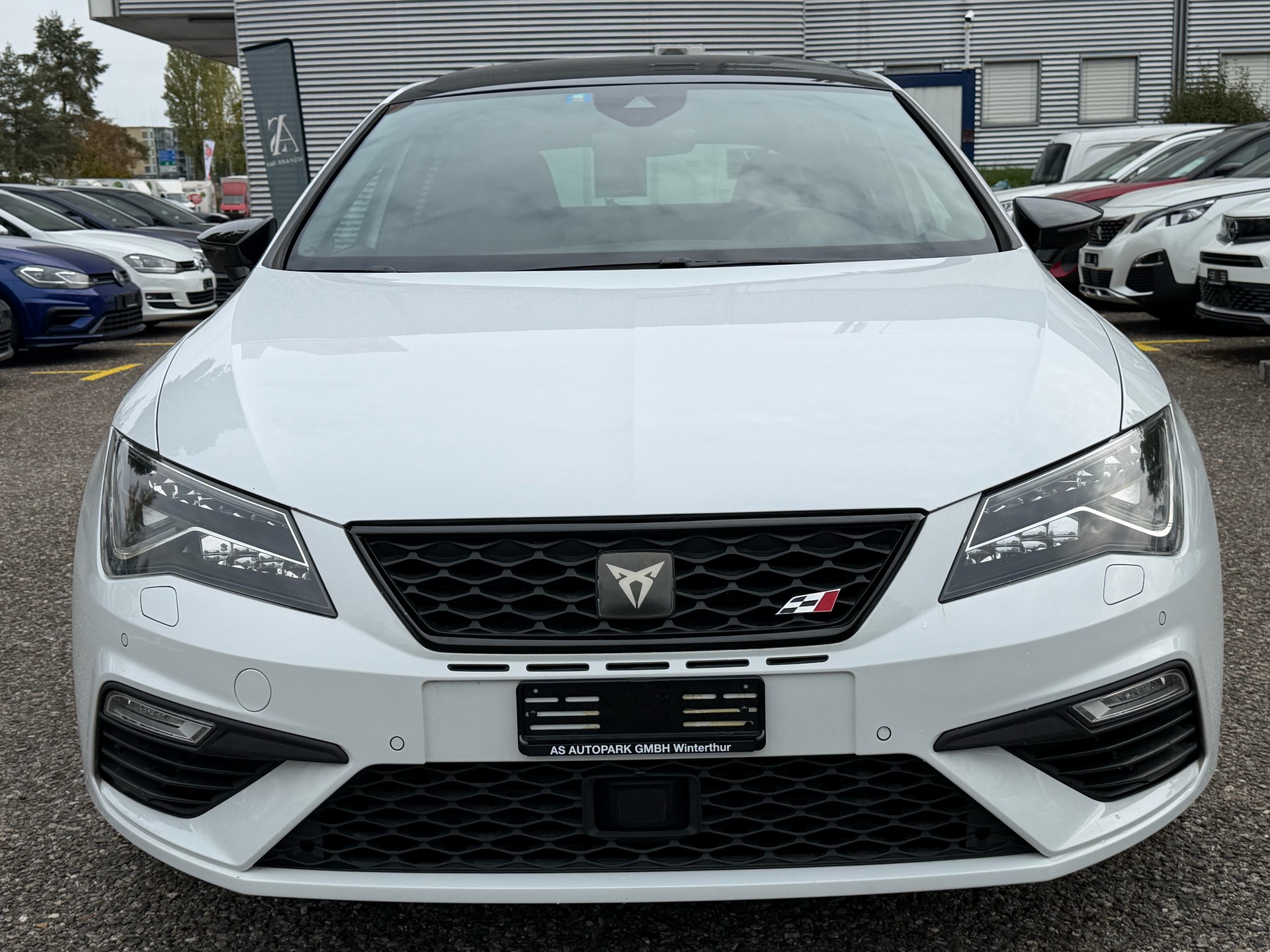 SEAT Leon 2.0 TSI Cupra 300 DSG-image-1