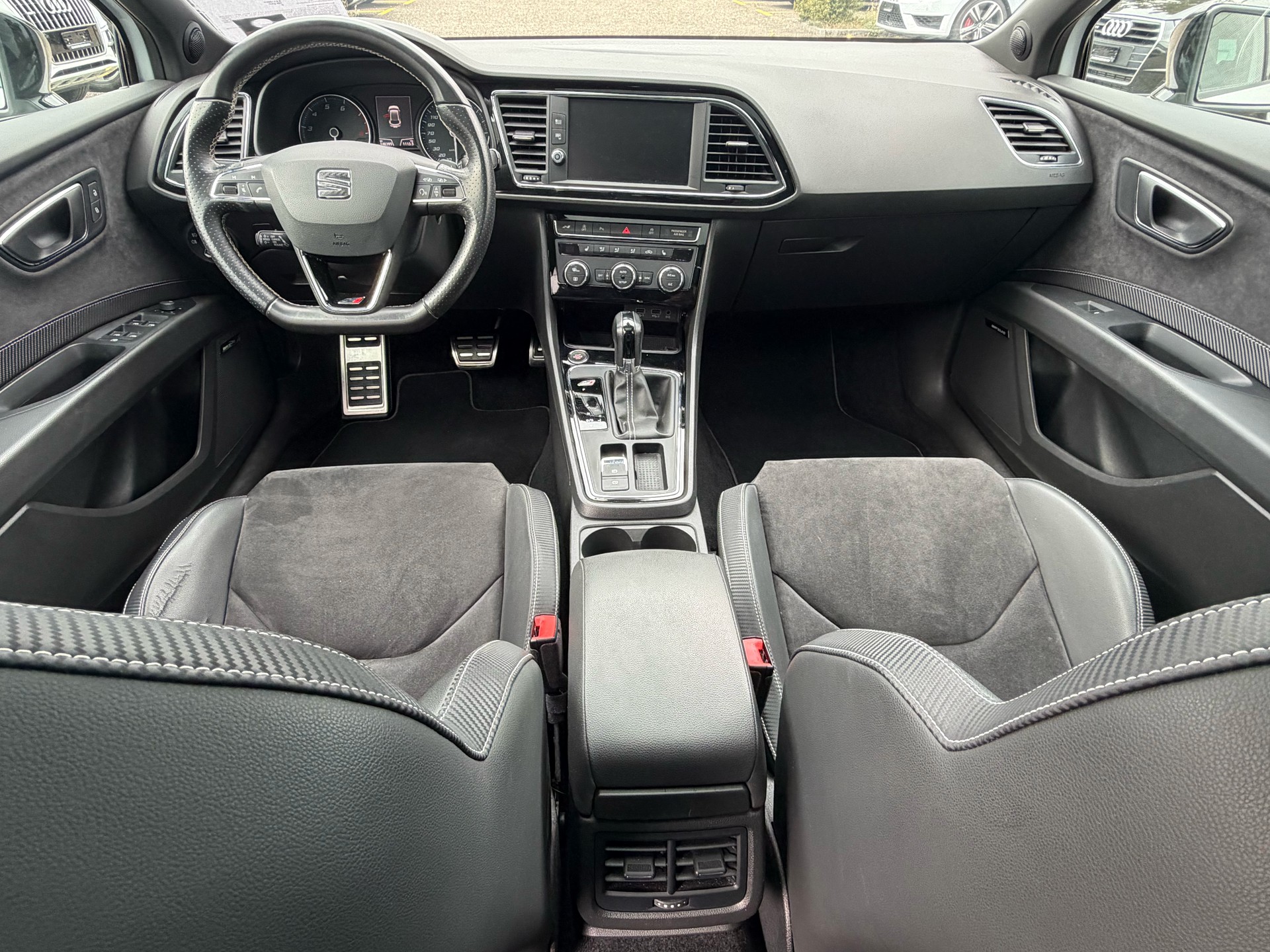 SEAT Leon 2.0 TSI Cupra 300 DSG-image-11