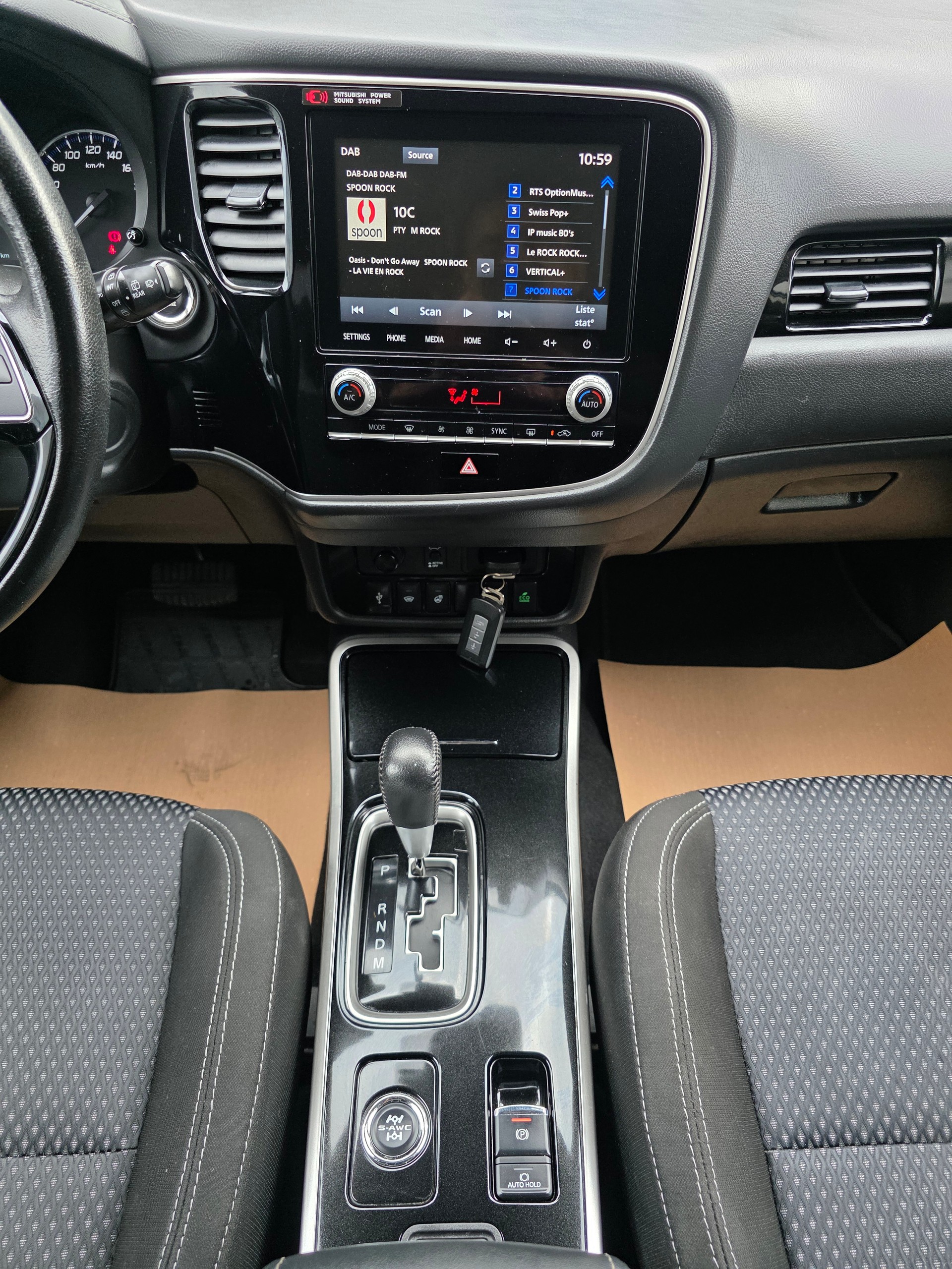 MITSUBISHI Outlander 2.0 Style 4WD CVT-image-9