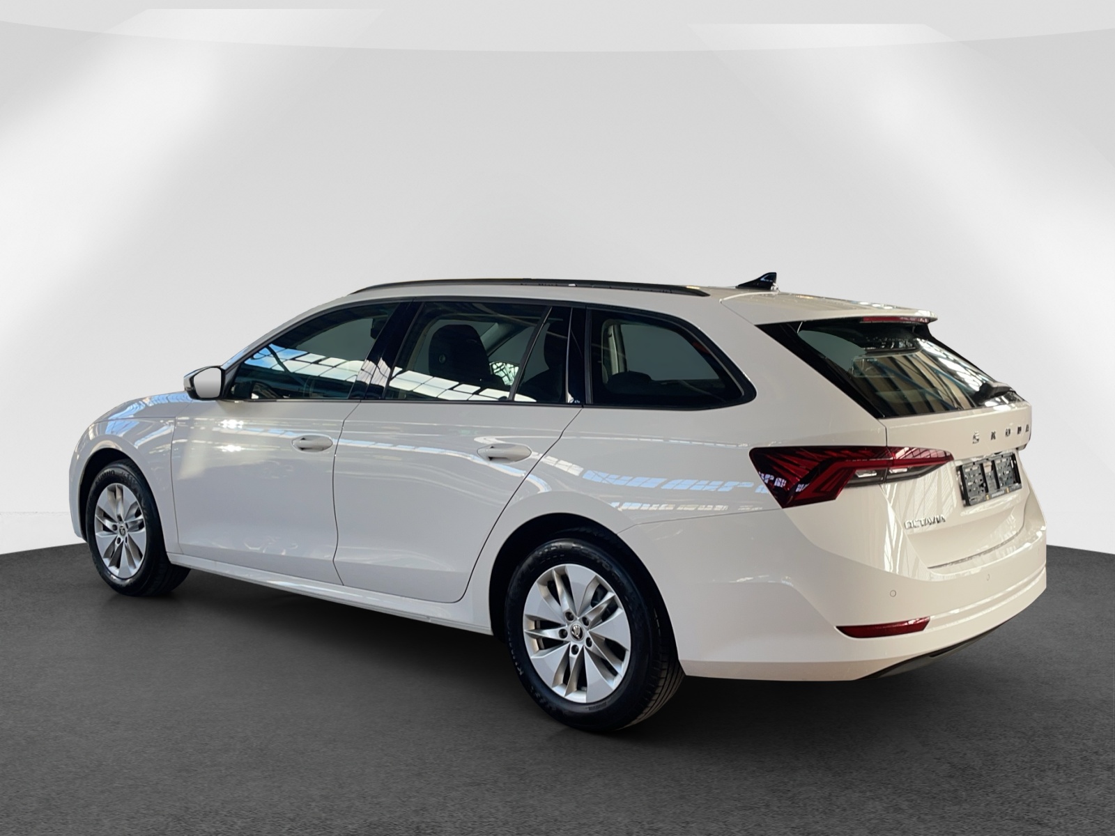 SKODA Octavia Combi 2.0 TDI 150 Ambition DSG-image-4