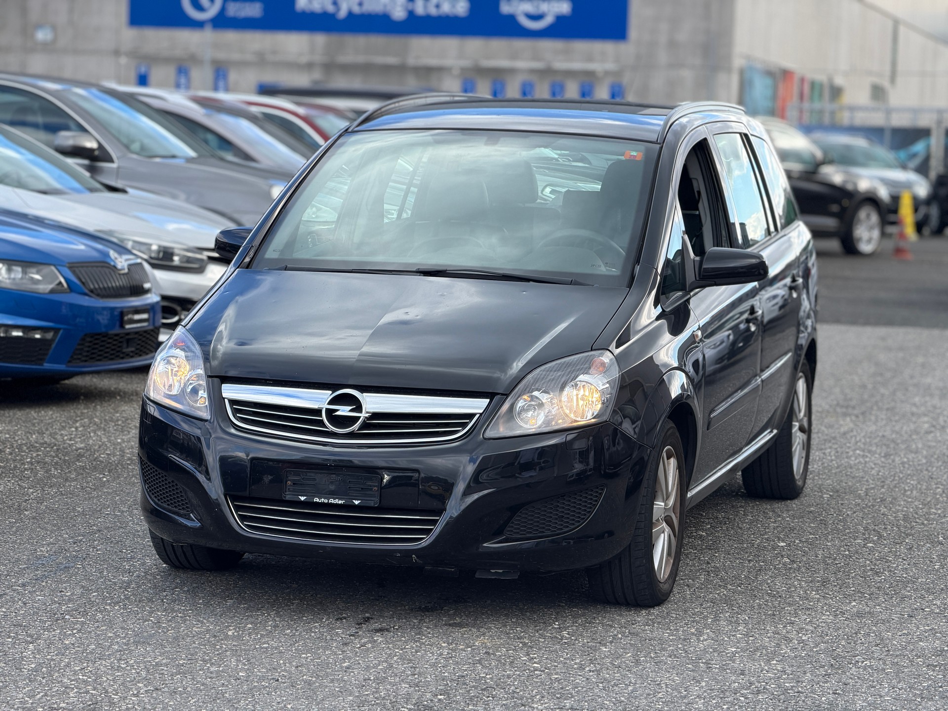 OPEL Zafira 2.2i 16V Sport Automatic-image-1
