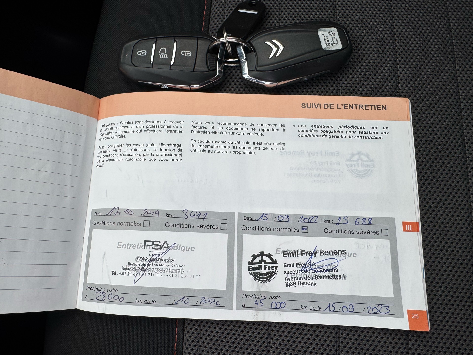 CITROEN C3 Aircross 1.2i PureTech Shine EAT-image-28