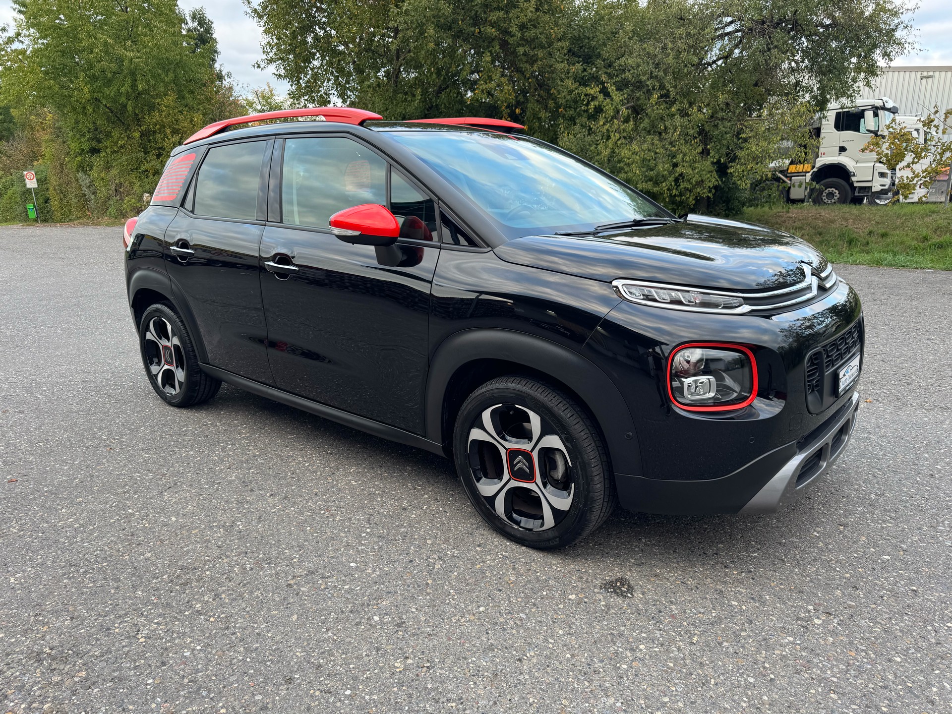 CITROEN C3 Aircross 1.2i PureTech Shine EAT-image-1