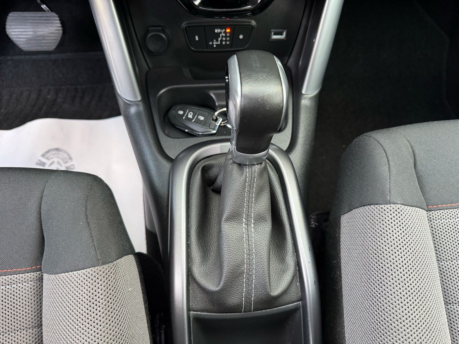 CITROEN C3 Aircross 1.2i PureTech Shine EAT-image-22