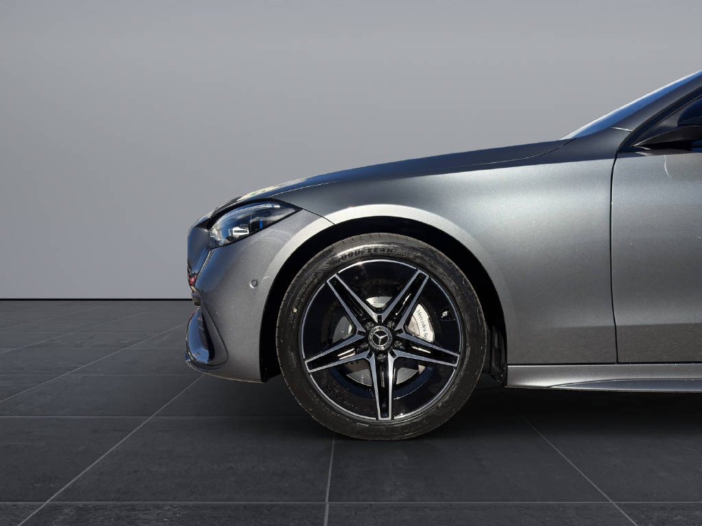 MERCEDES-BENZ C 220 d Swiss Star AMG Line 4matic Kombi-image-17