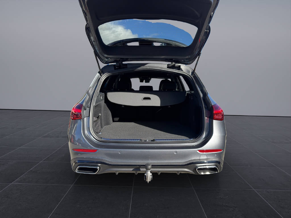 MERCEDES-BENZ C 220 d Swiss Star AMG Line 4matic Kombi-image-16