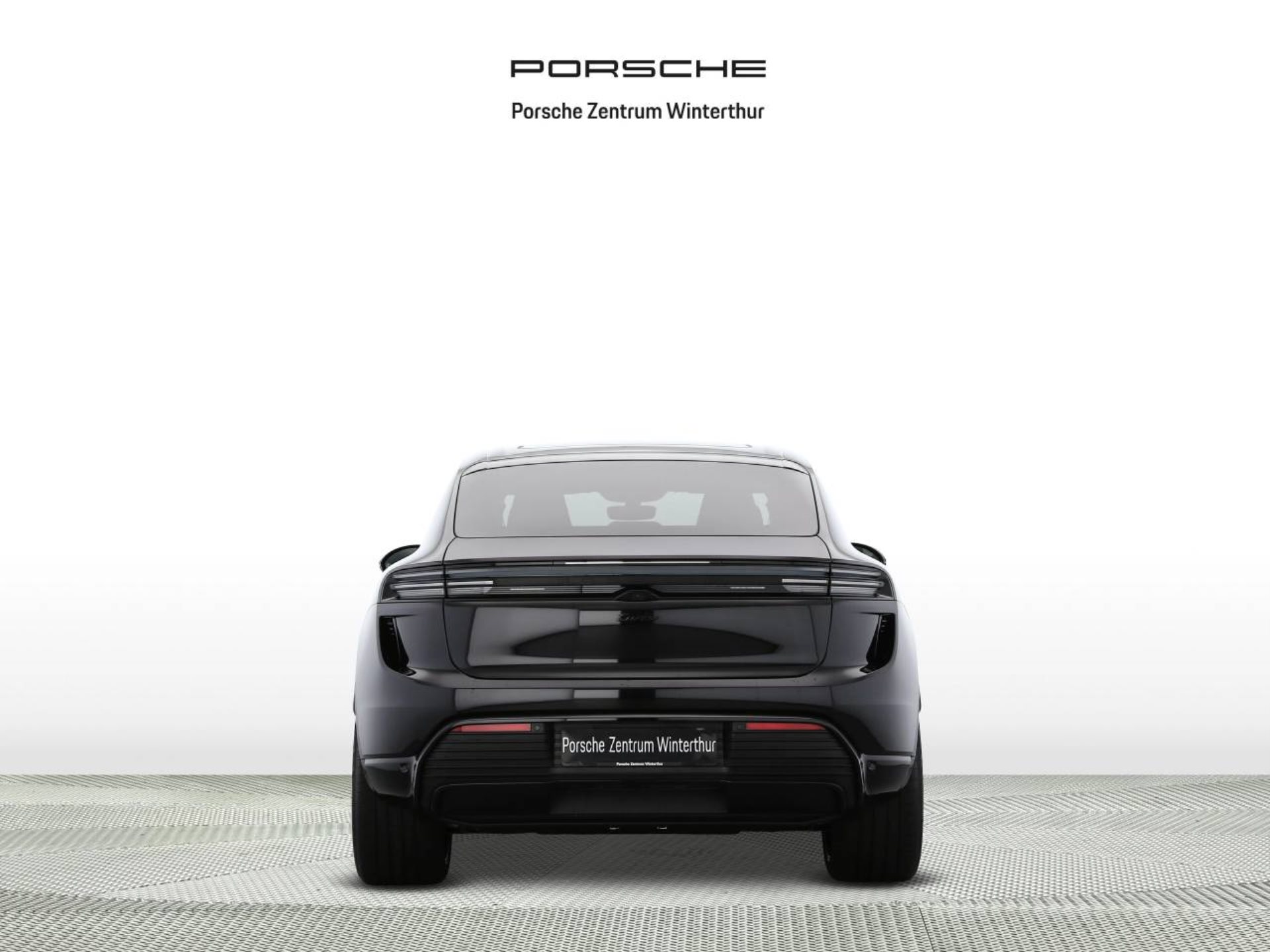 PORSCHE Macan Turbo-image-6
