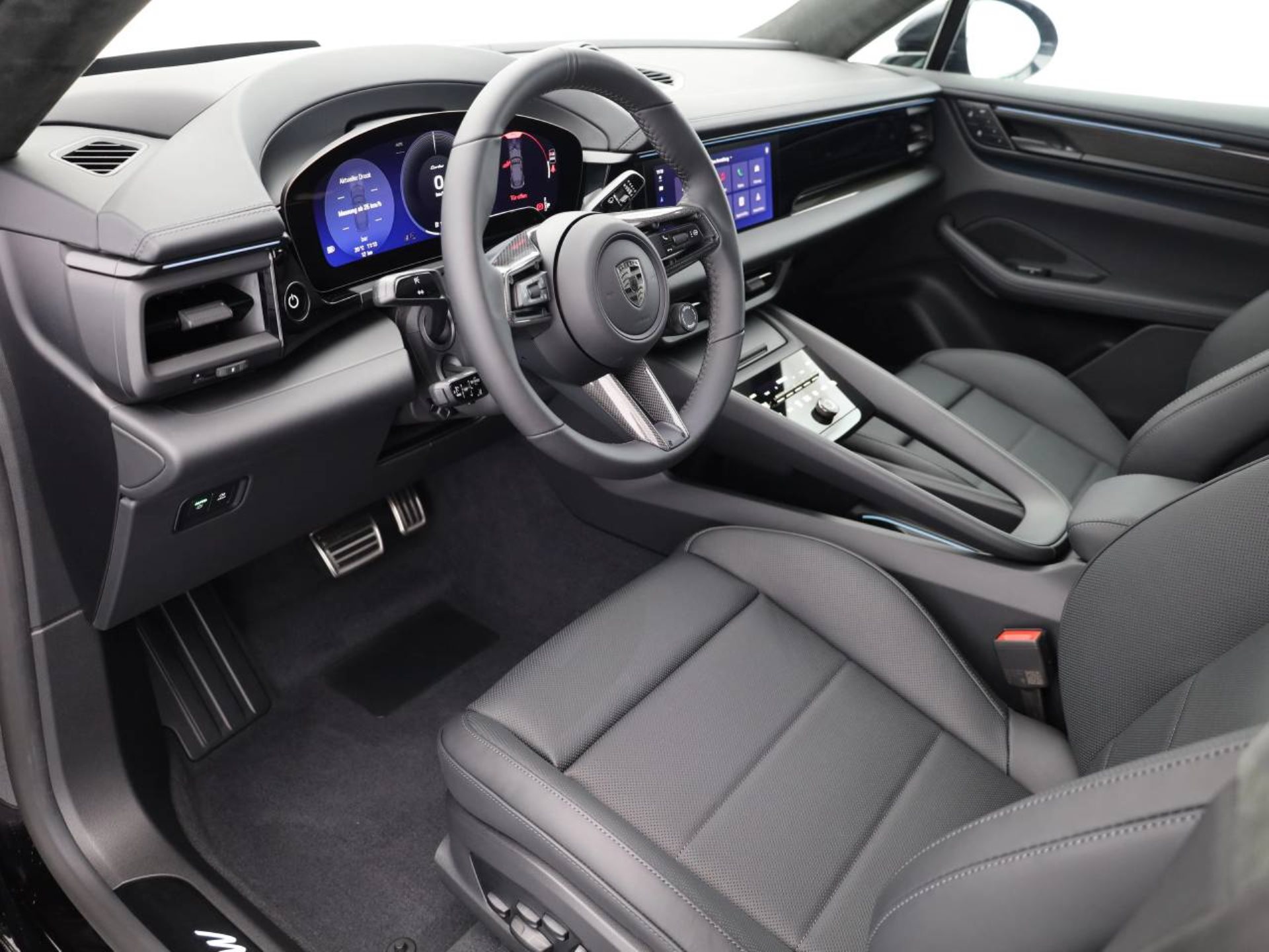 PORSCHE Macan Turbo-image-3