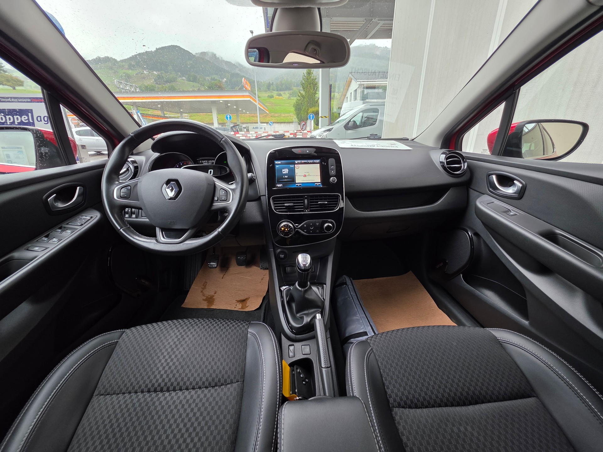 RENAULT Clio 0.9 12V Intens-image-6