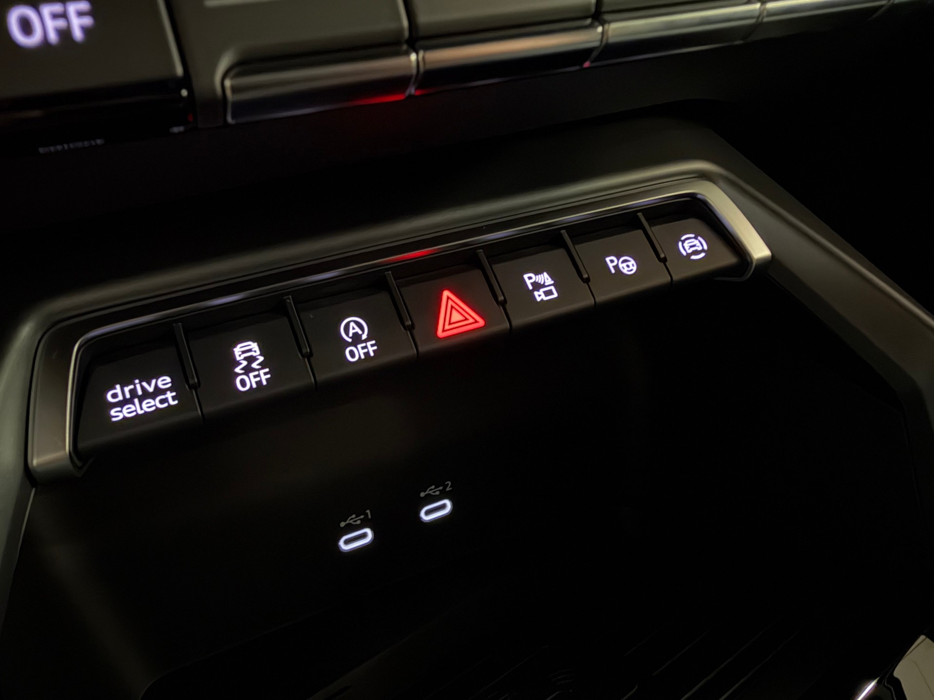 AUDI A3 Sportback 35 TFSI S line S-tronic-image-25
