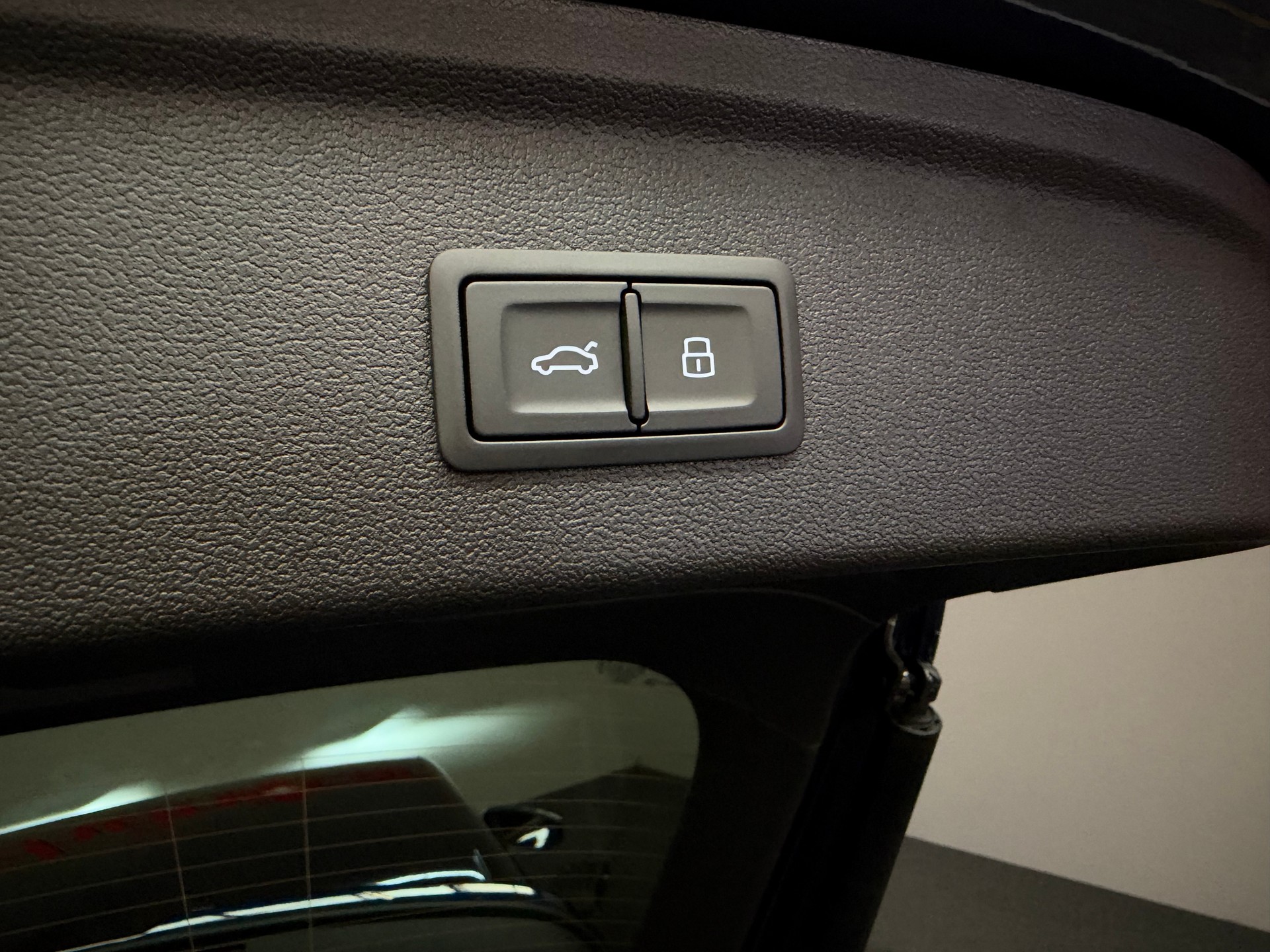 AUDI A3 Sportback 35 TFSI S line S-tronic-image-11