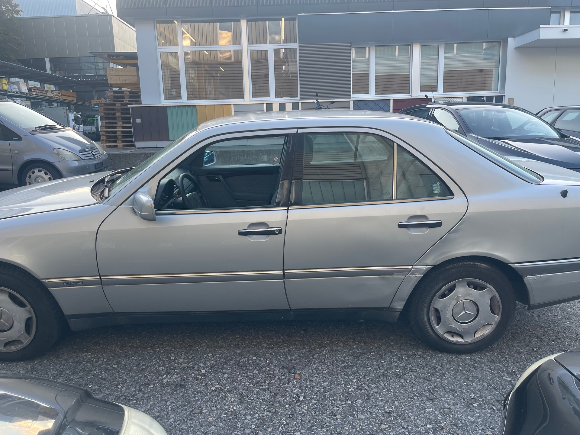 MERCEDES-BENZ C 220 Elégance-image-7
