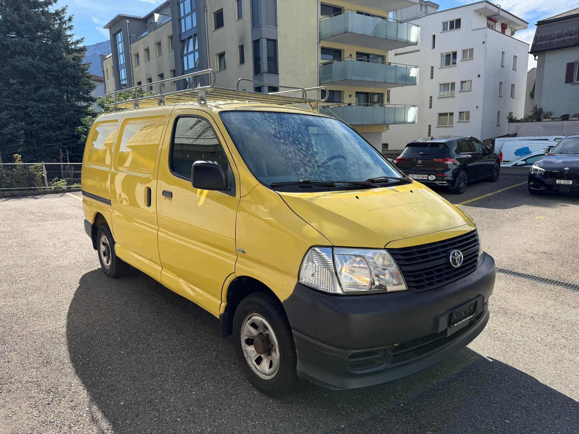 TOYOTA Hiace D-4D Van 4WD SWB-image-2