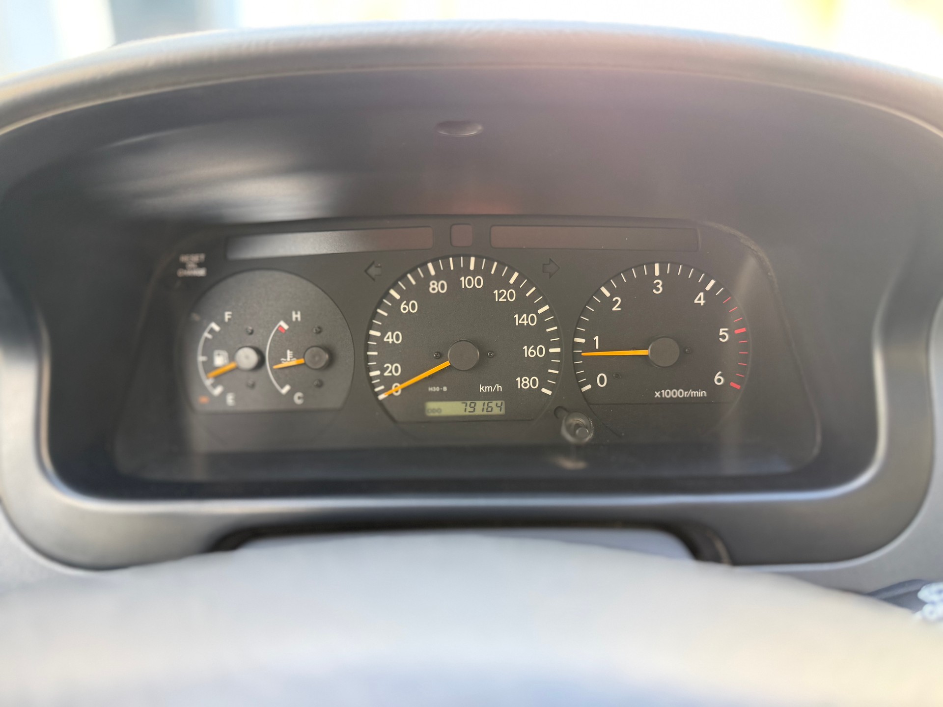 TOYOTA Hiace D-4D Van 4WD SWB-image-13