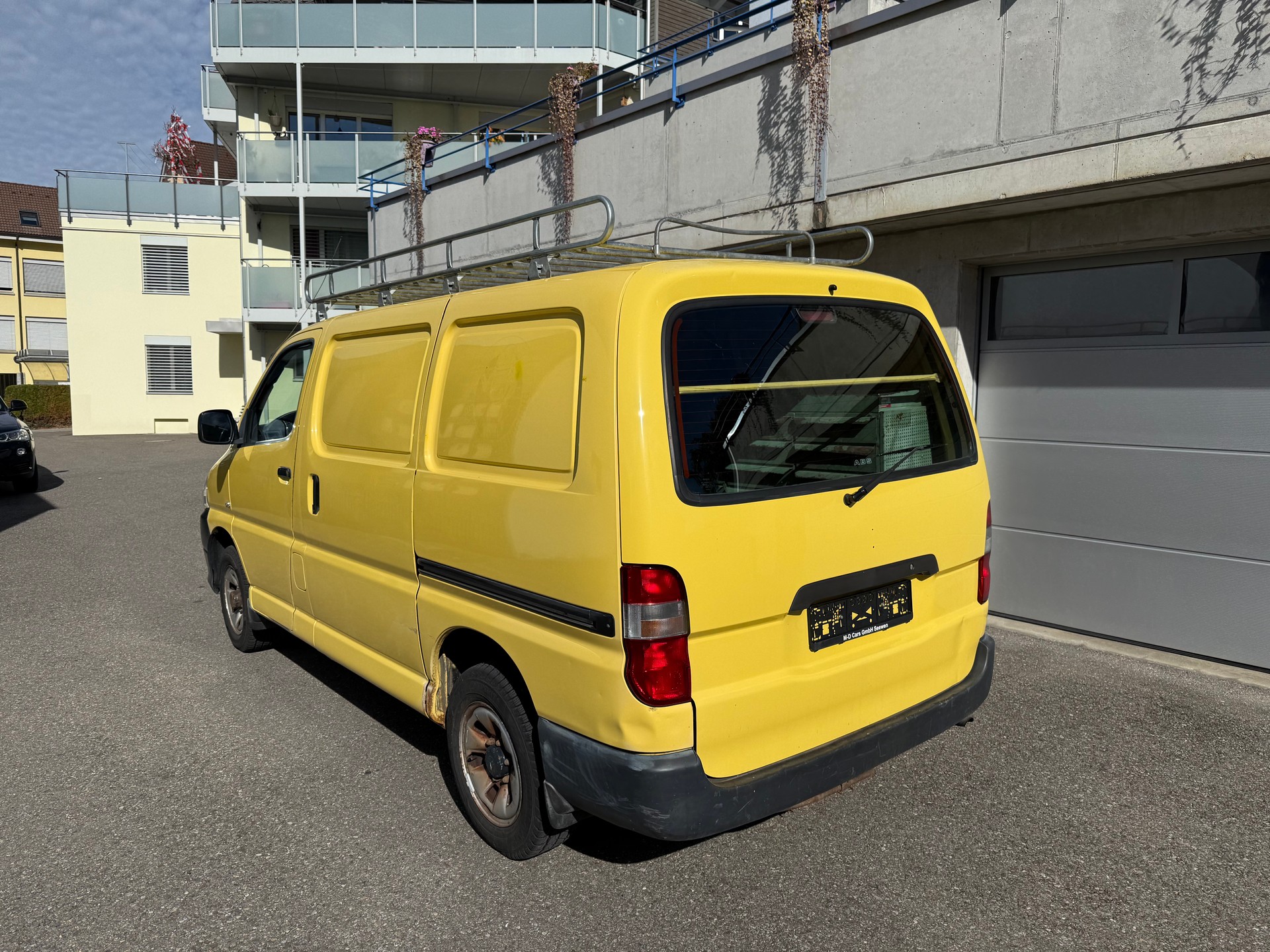 TOYOTA Hiace D-4D Van 4WD SWB-image-5