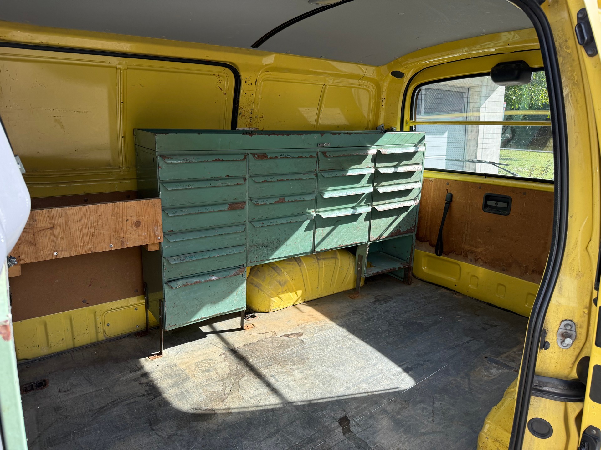 TOYOTA Hiace D-4D Van 4WD SWB-image-20