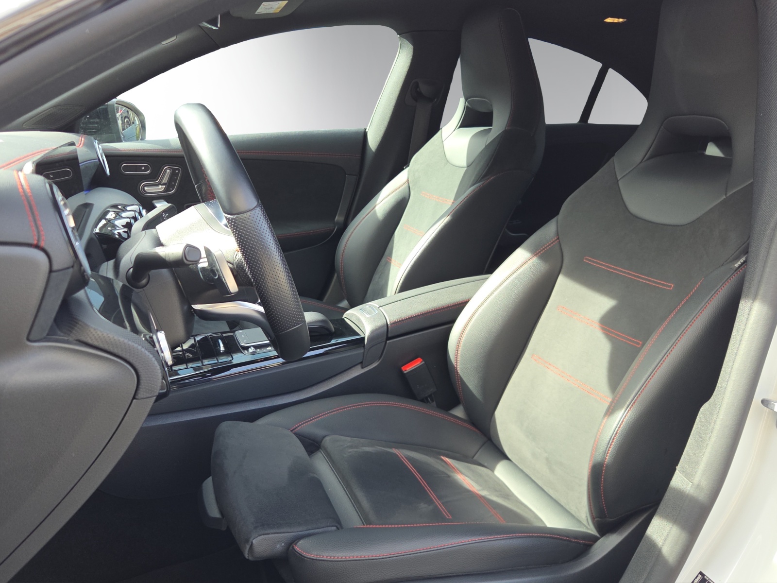 Image MERCEDES-BENZ CLA-220 CLA 220 d 4Matic Swiss Star 8G-DCT