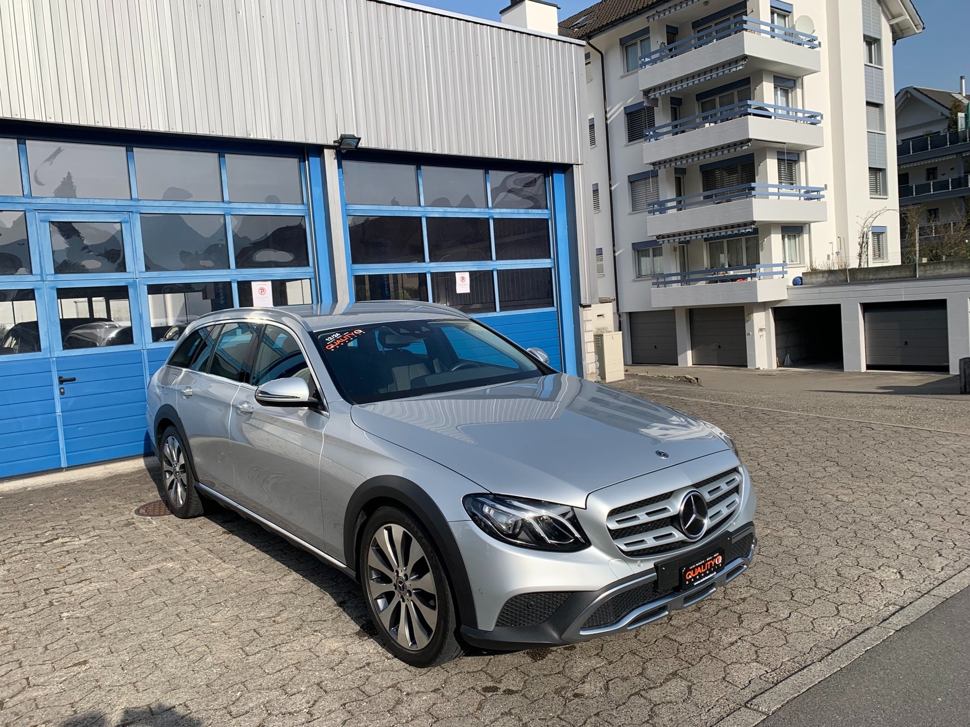 MERCEDES-BENZ E 220 d All-Terrain Avantgarde 4Matic 9G-Tronic-image-3