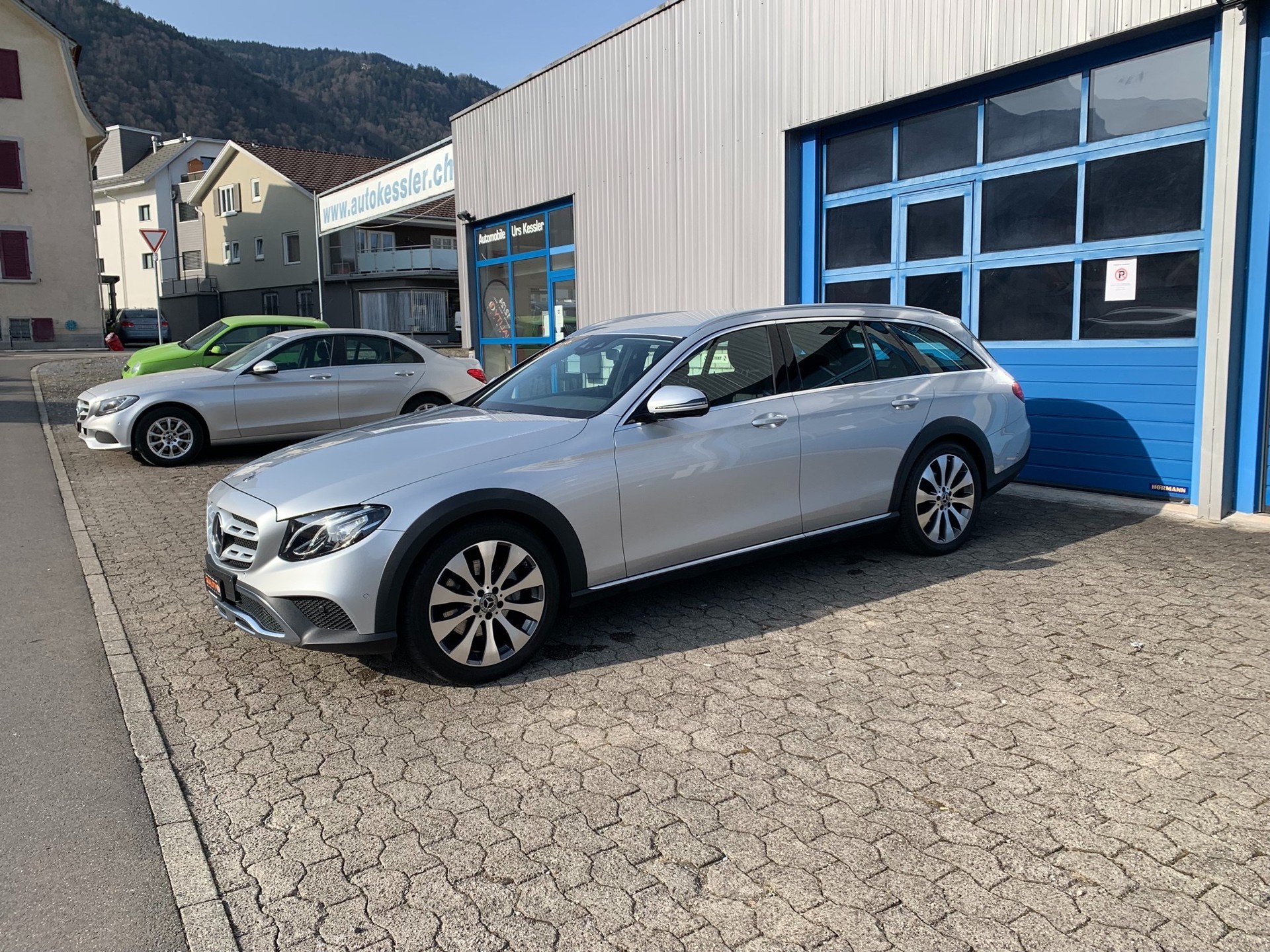 MERCEDES-BENZ E 220 d All-Terrain Avantgarde 4Matic 9G-Tronic-image-5