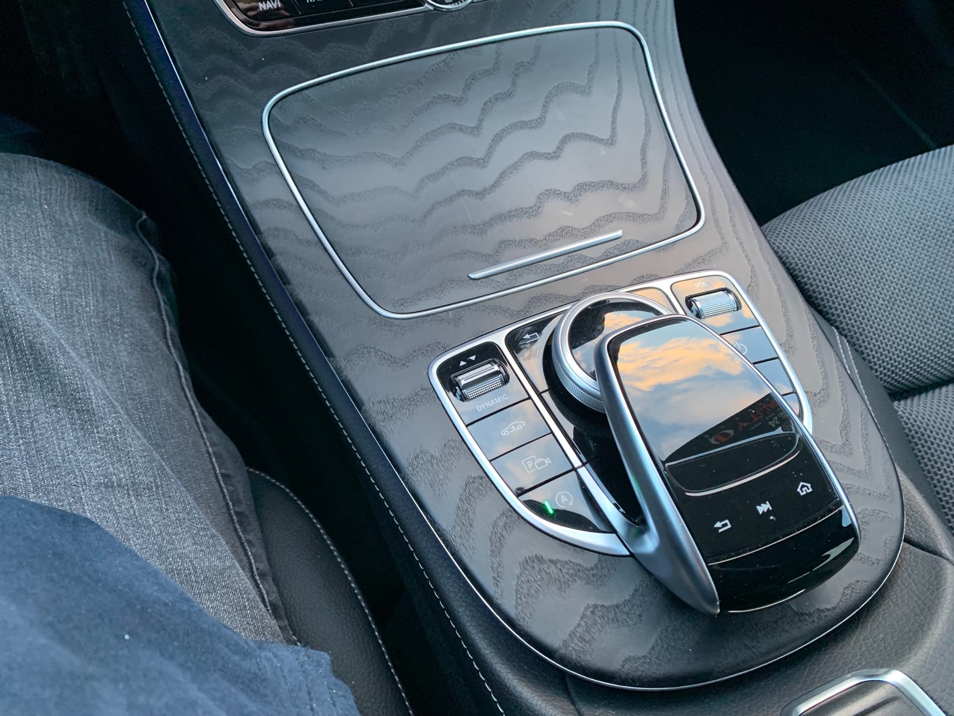 MERCEDES-BENZ E 220 d All-Terrain Avantgarde 4Matic 9G-Tronic-image-11