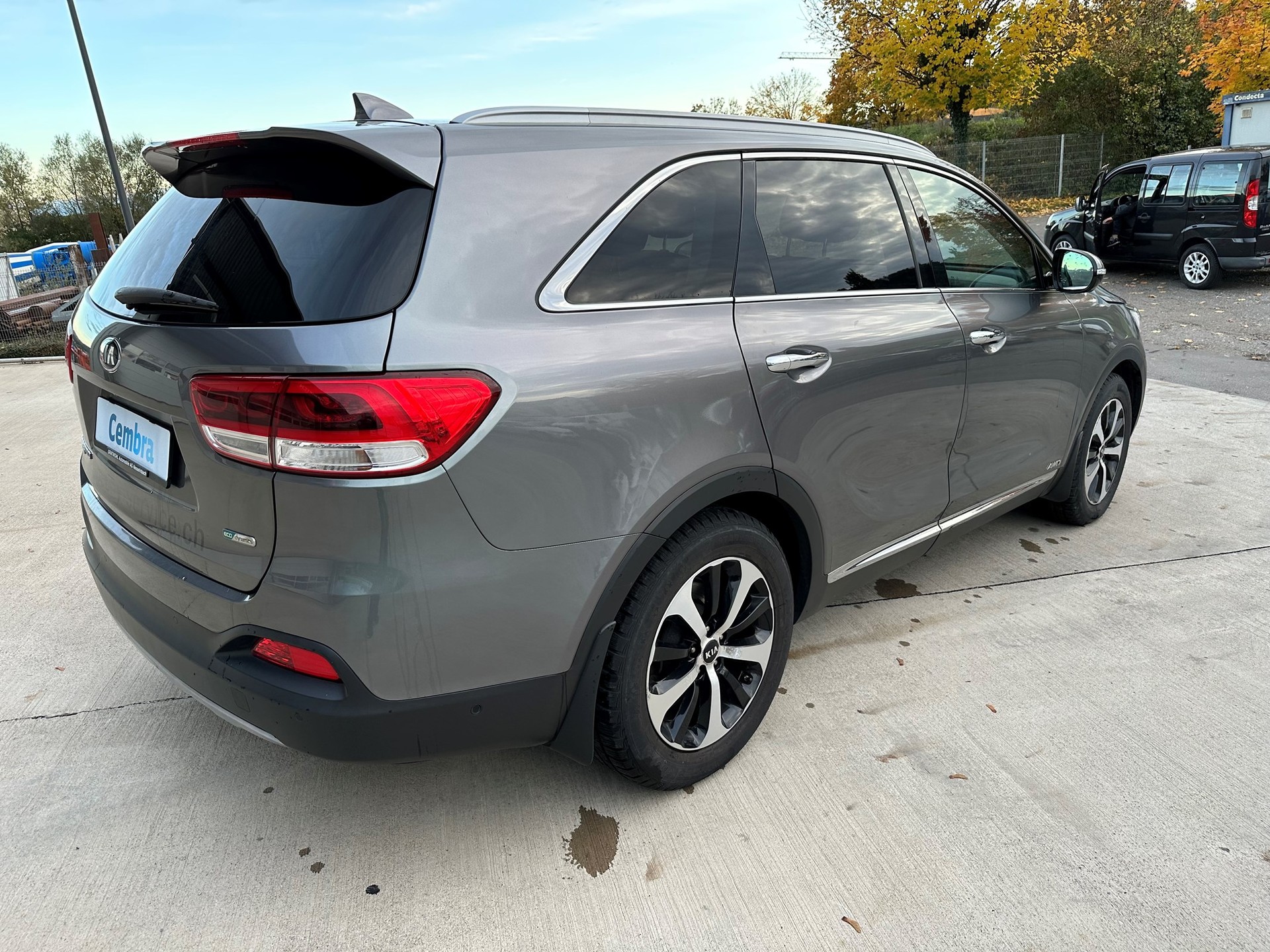 KIA Sorento 2.2 CRDI Style 5P. Automatic-image-3