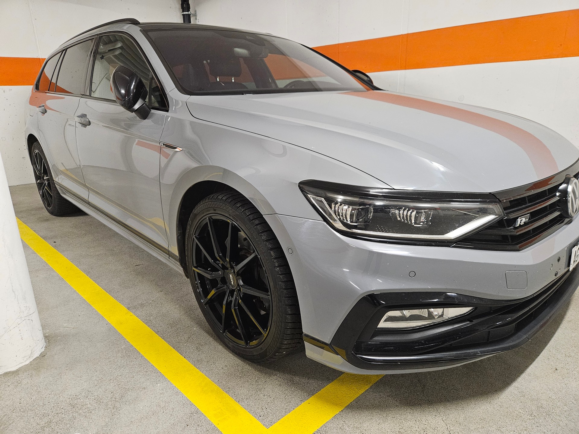 VW Passat Variant 2.0 TDI R-Line Edition DSG Limitierte Auflage-image-2