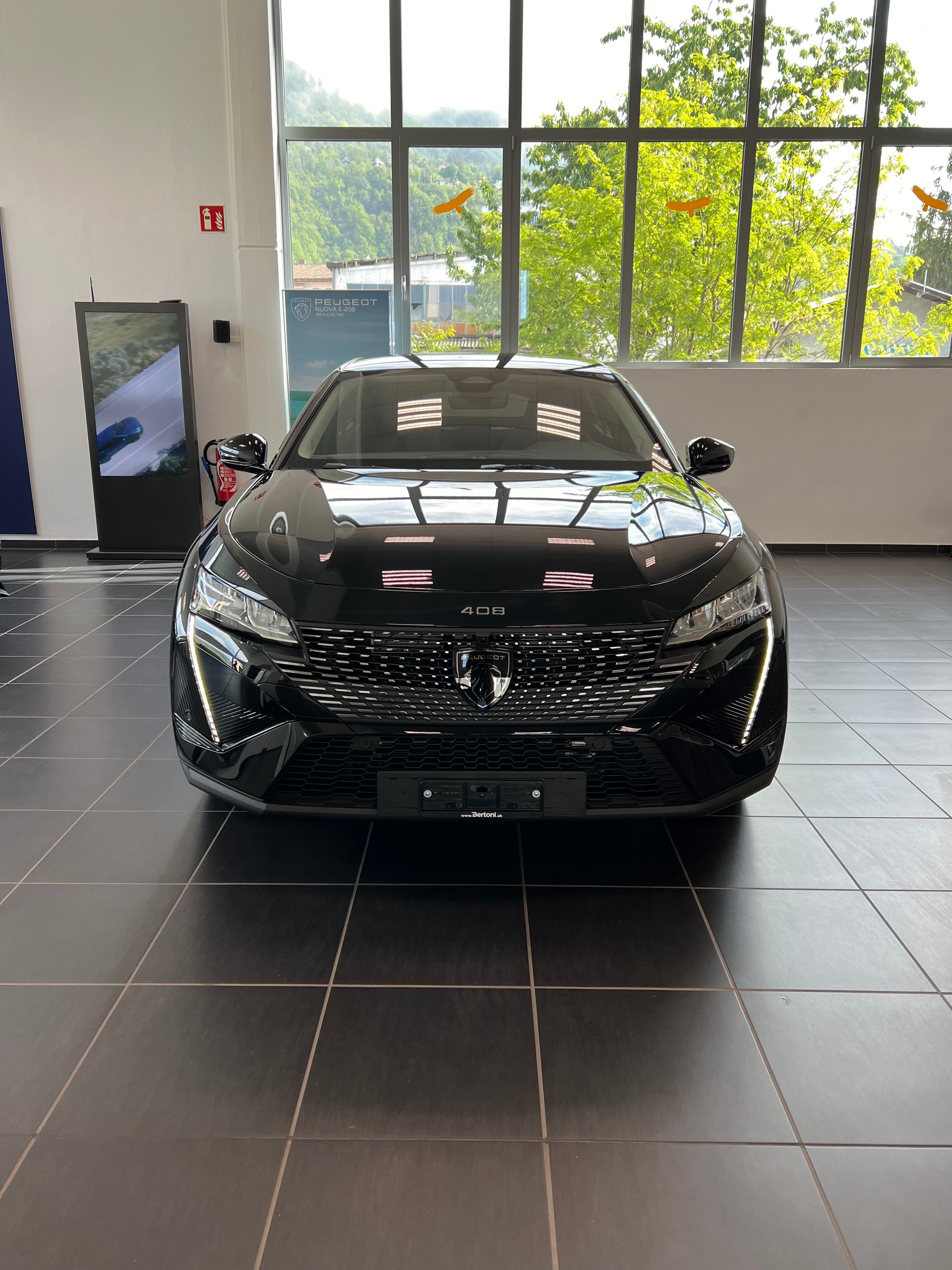 PEUGEOT 408 1.6 PHEV 180 Allure Pack-image-1
