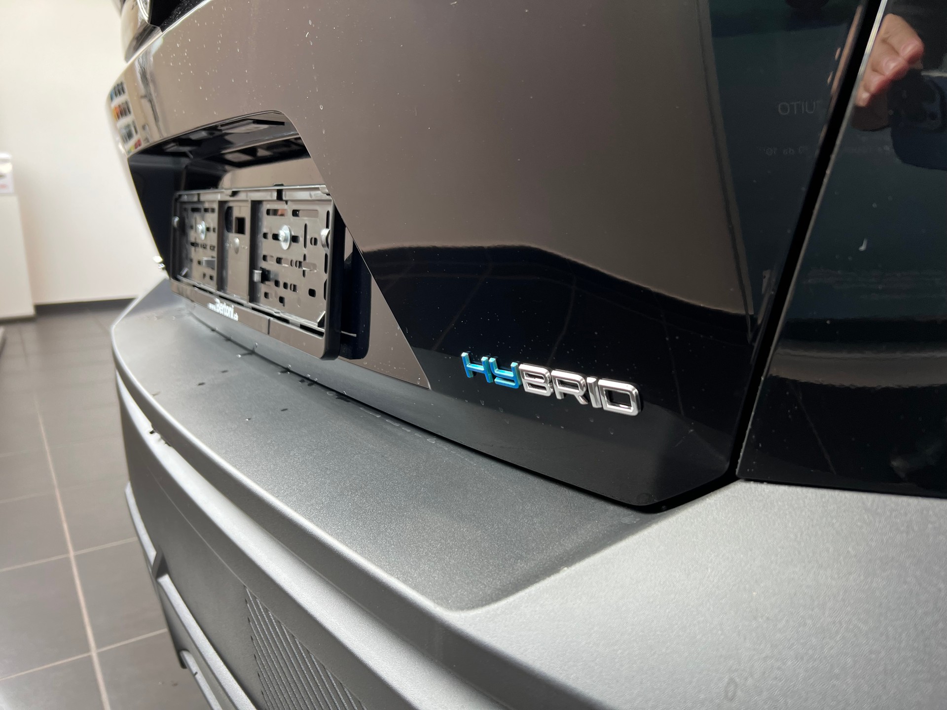PEUGEOT 408 1.6 PHEV 180 Allure Pack-image-6