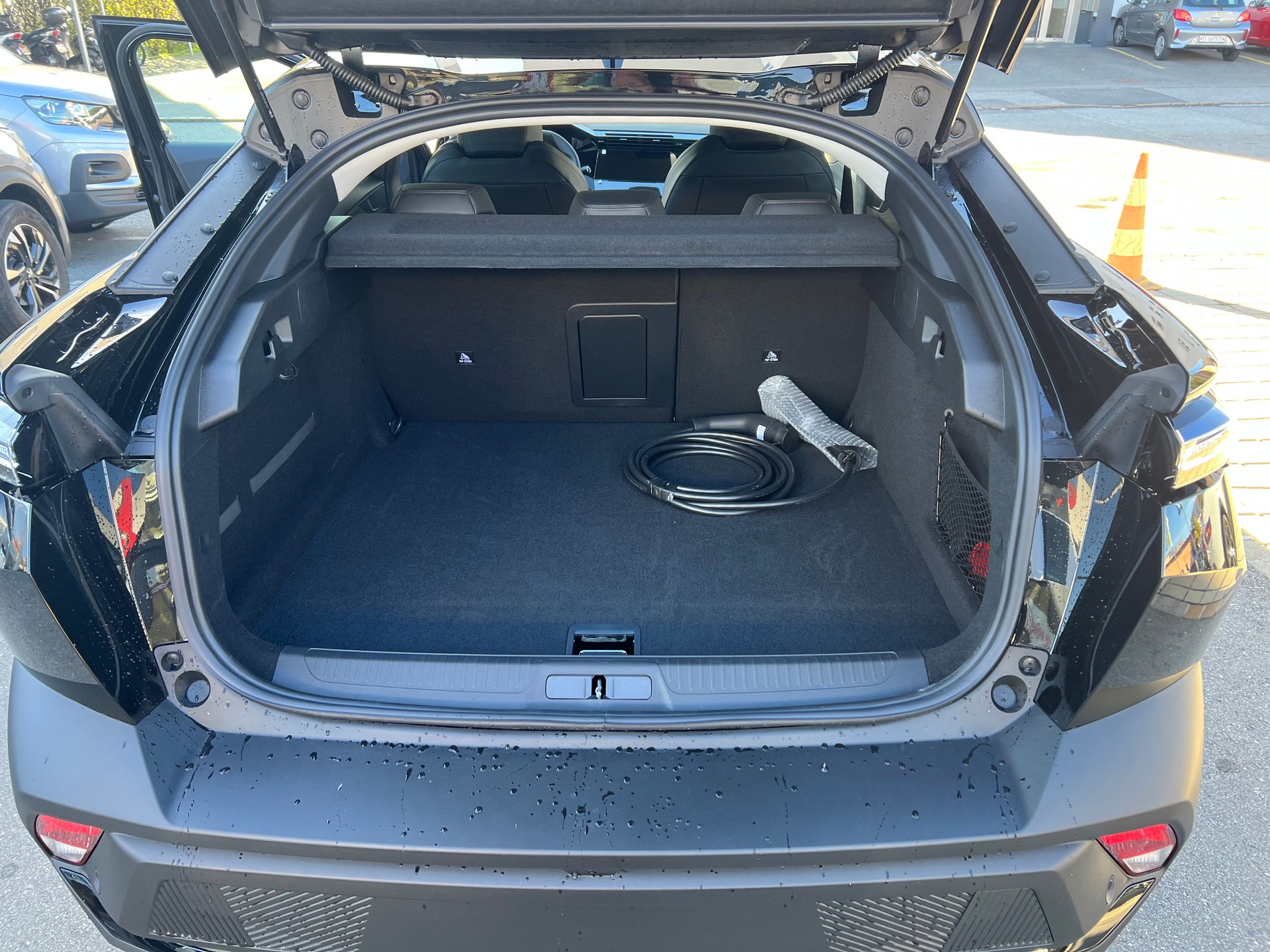PEUGEOT 408 1.6 PHEV 180 Allure Pack-image-14