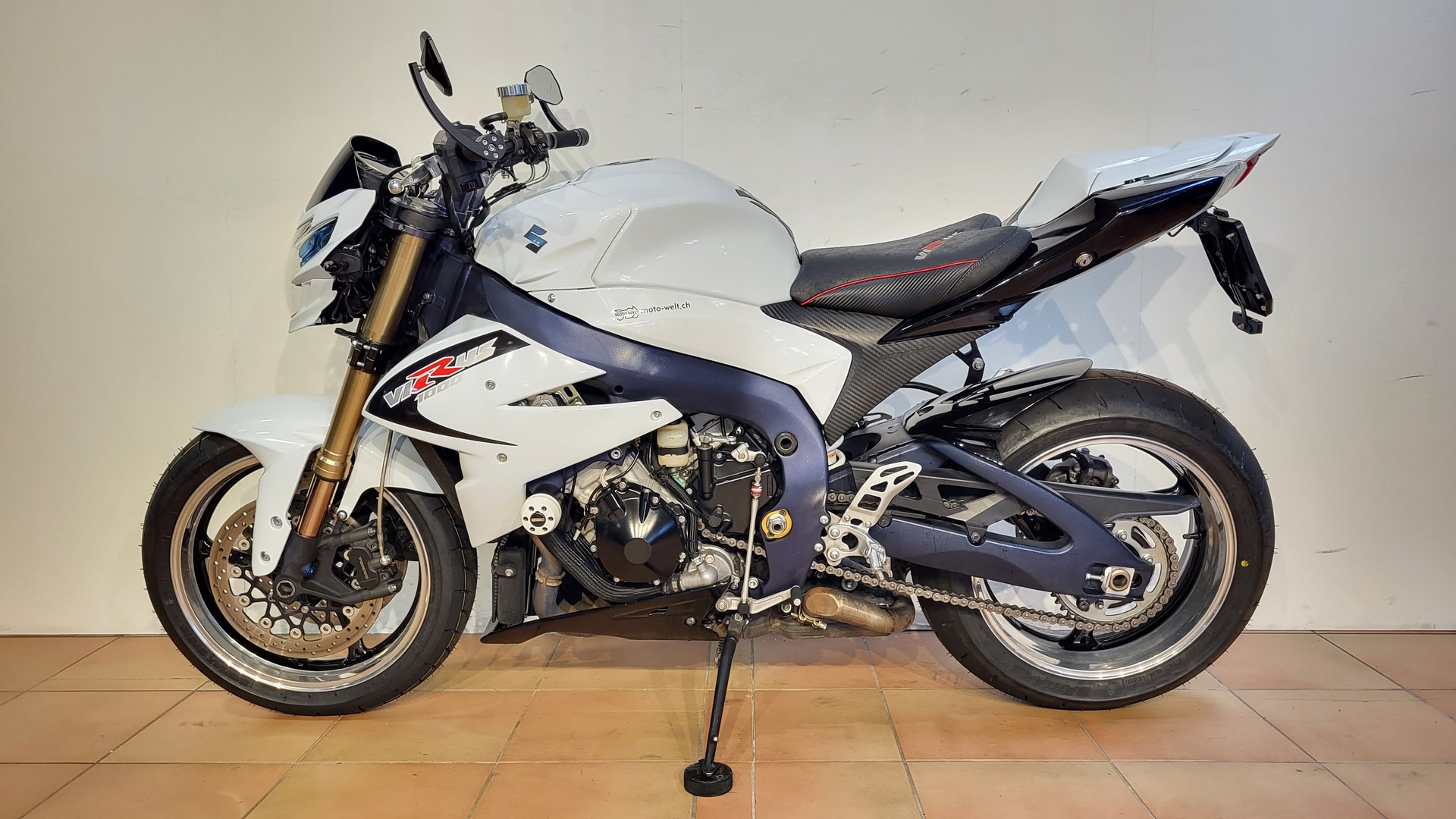 SUZUKI Virus-showroom-element-1