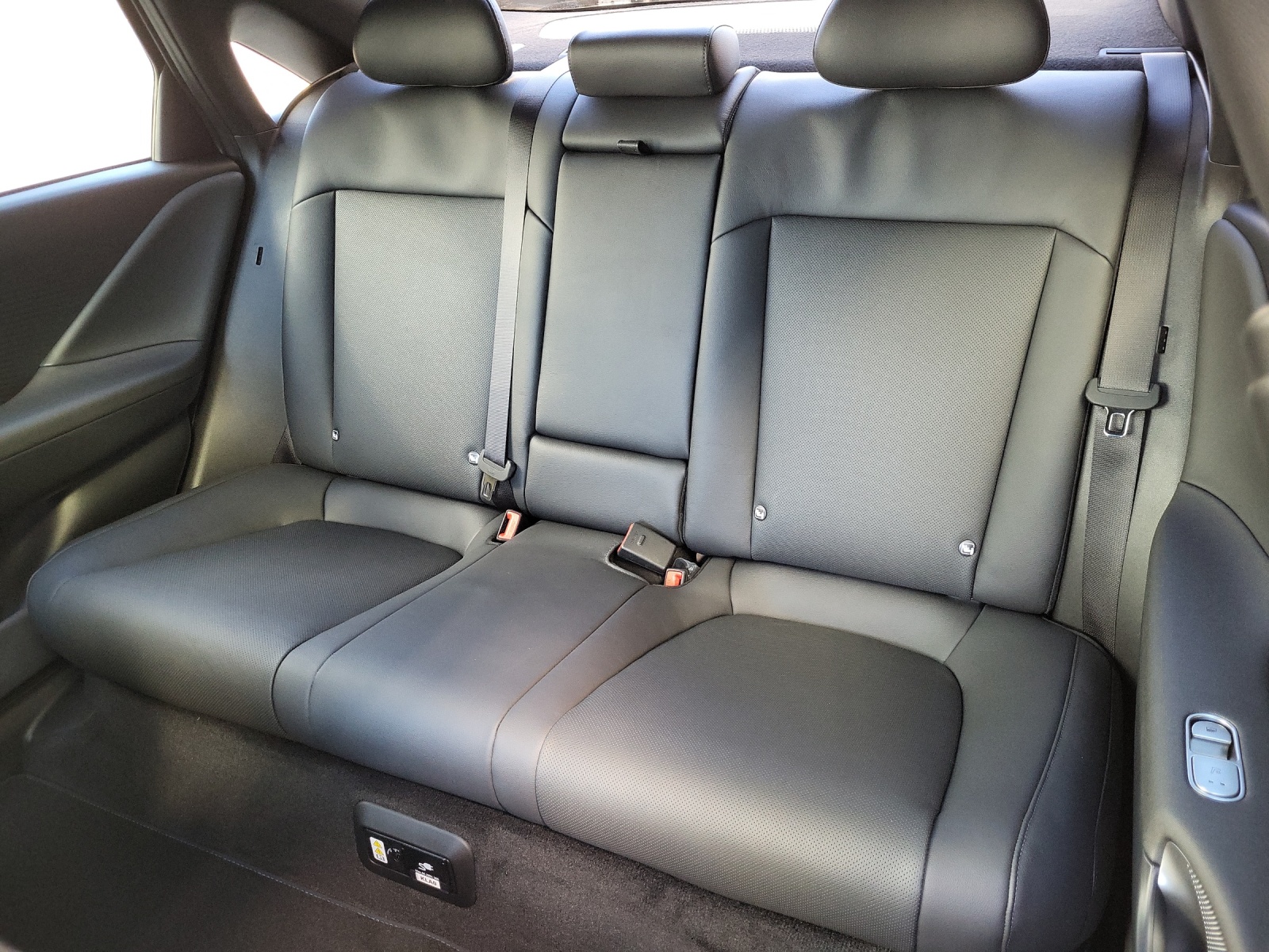 HYUNDAI Ioniq 6 Launch Edition 2 WD-image-6